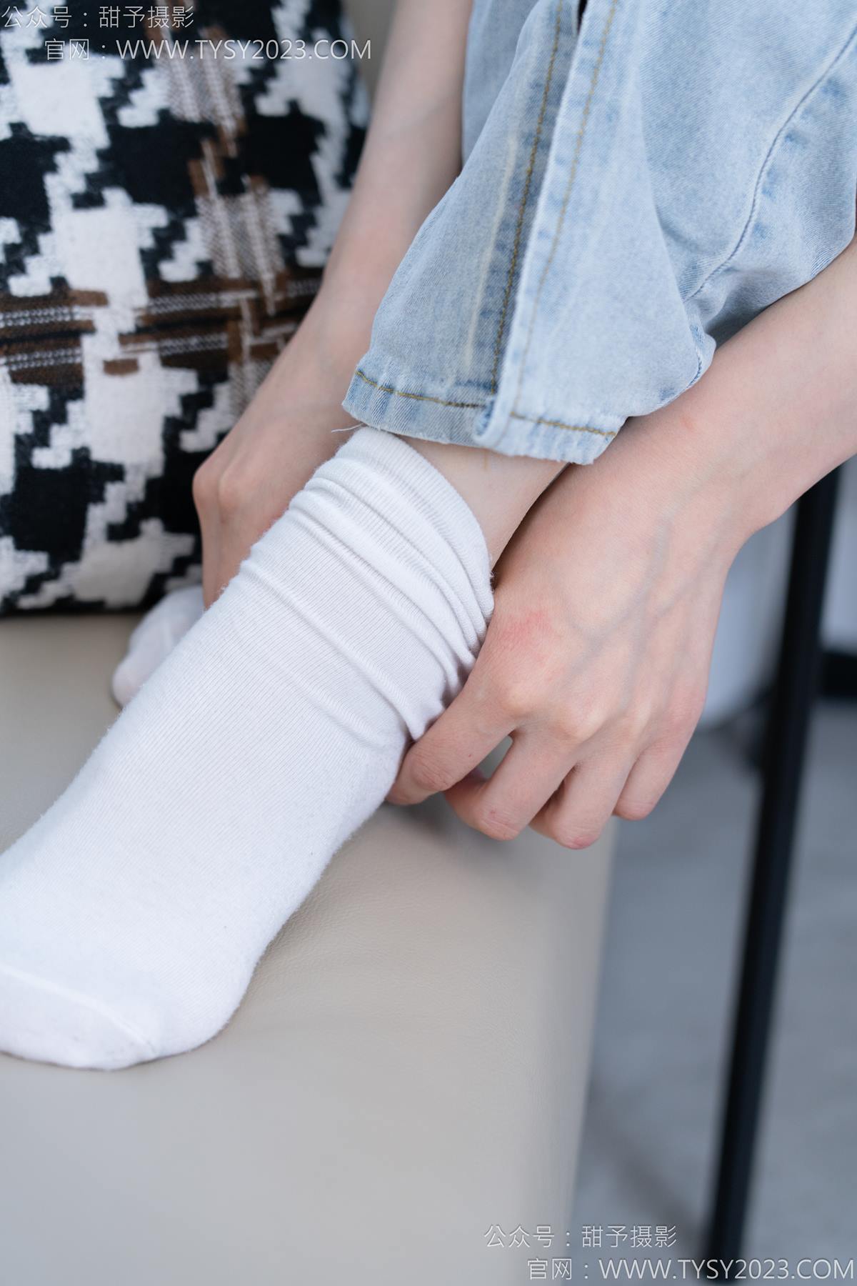 图片[94]-甜予摄影 NO.181 小容-板鞋、白棉袜、裸足[98P] – 速更版-美库