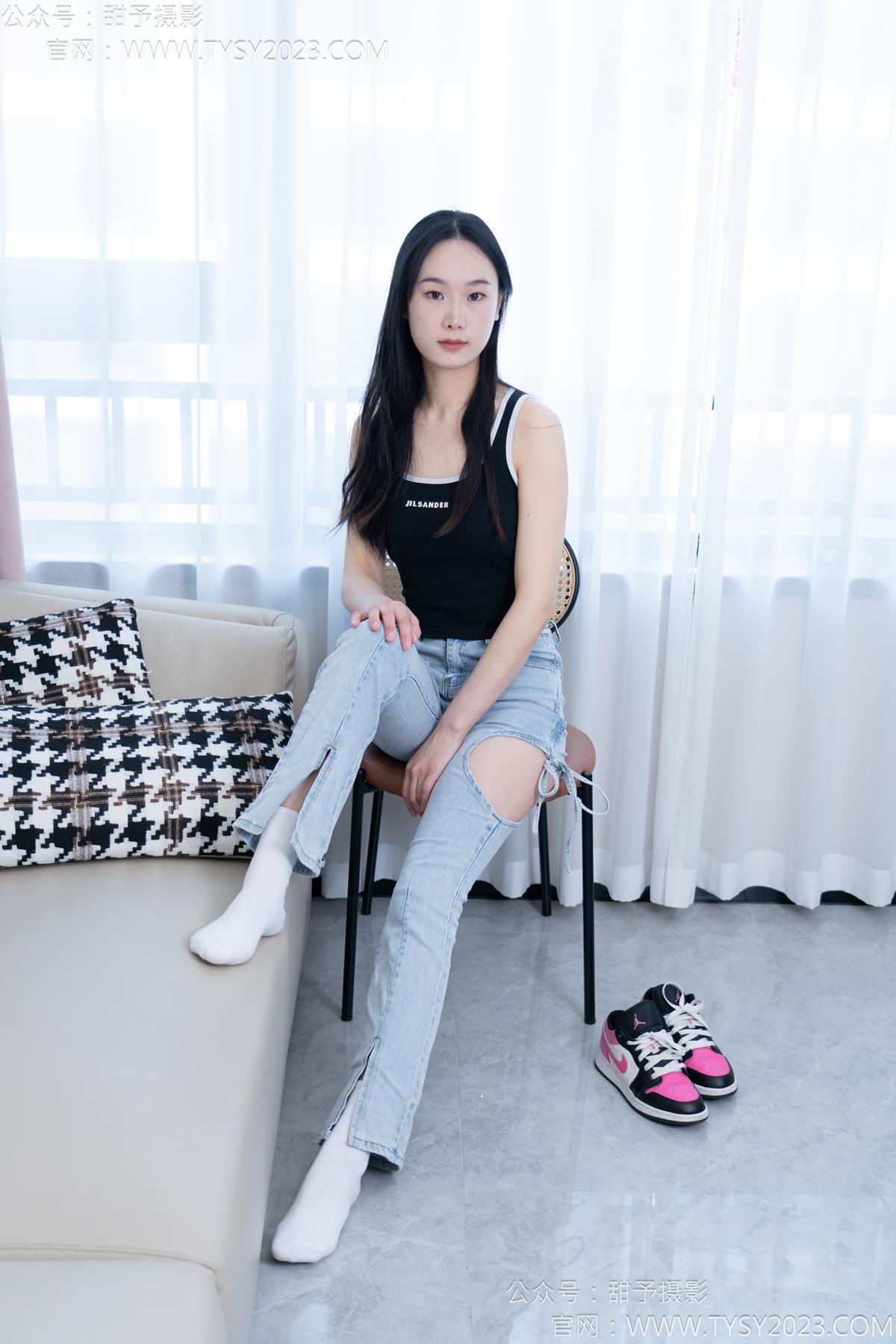 图片[99]-甜予摄影 NO.181 小容-板鞋、白棉袜、裸足[98P] – 速更版-美库