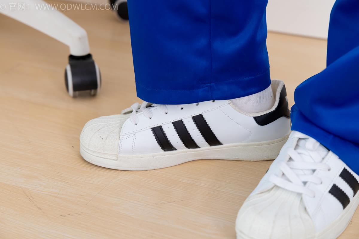 图片[68]-物恋传媒 NO.2364 小悦-校服、板鞋、白棉袜、裸足[126P] – 速更版-美库