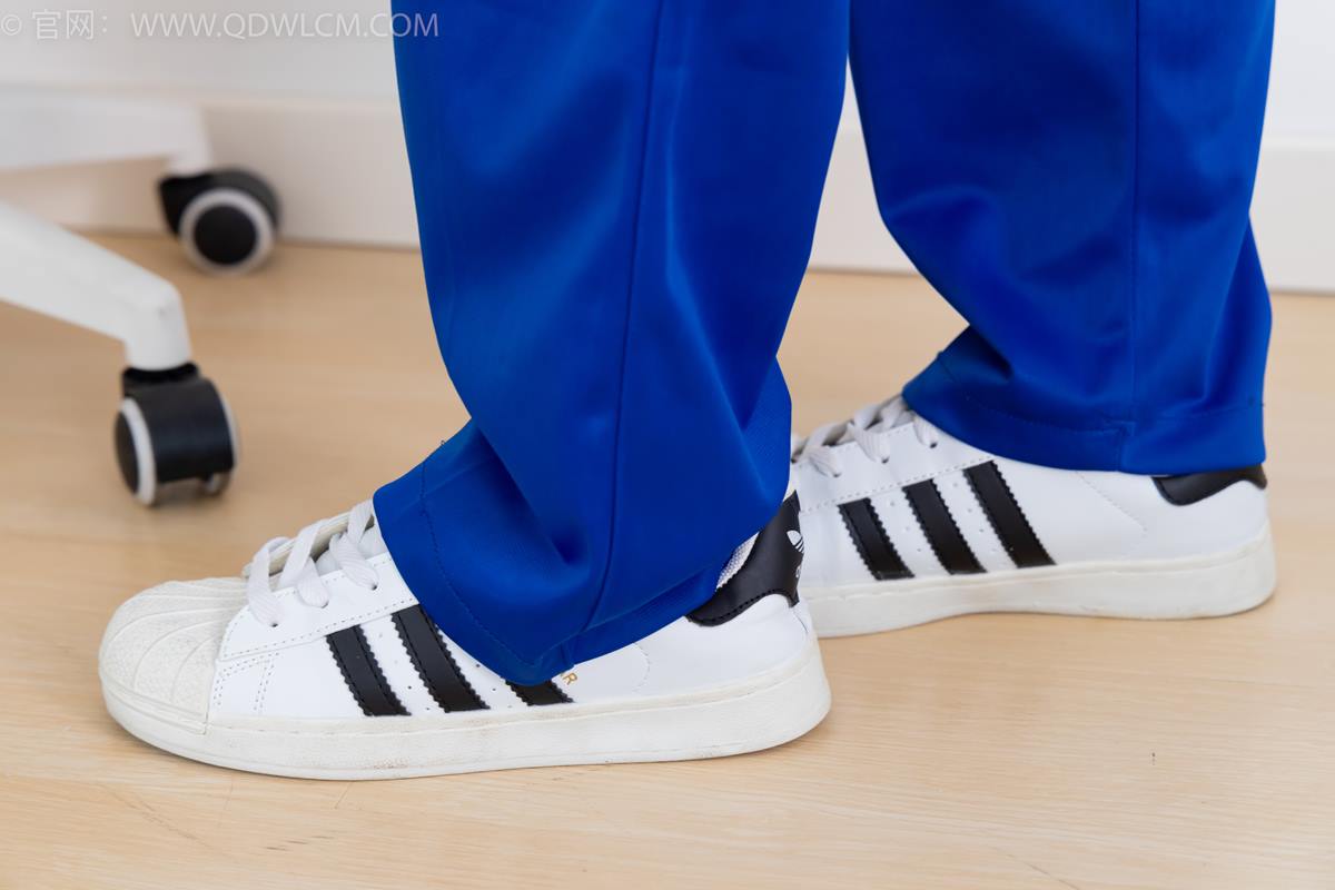 图片[70]-物恋传媒 NO.2364 小悦-校服、板鞋、白棉袜、裸足[126P] – 速更版-美库