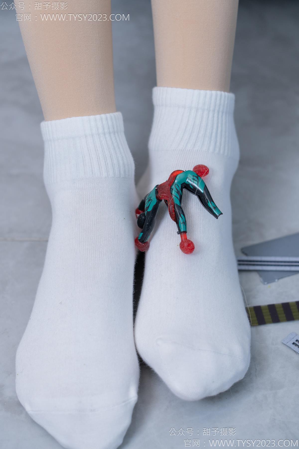 图片[10]-甜予摄影 NO.182 珞珞-板鞋、白棉袜、厚肉丝、小人国剧情[104P] – 速更版-美库