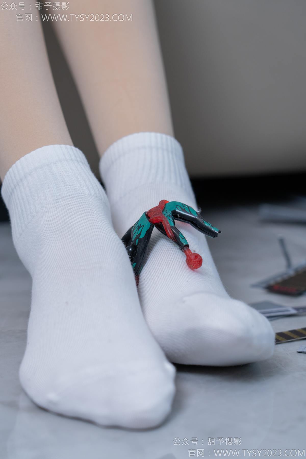 图片[11]-甜予摄影 NO.182 珞珞-板鞋、白棉袜、厚肉丝、小人国剧情[104P] – 速更版-美库