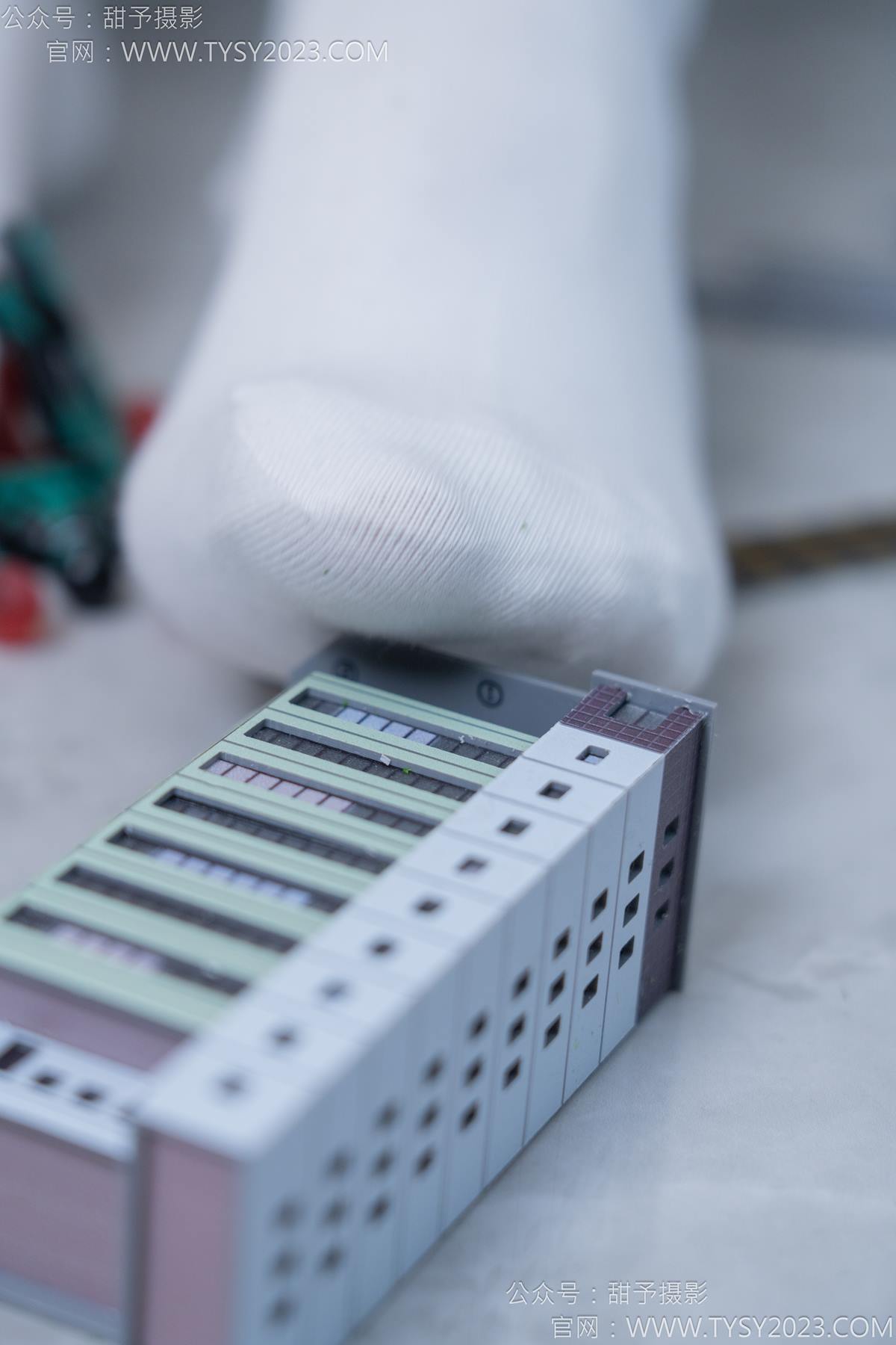 图片[12]-甜予摄影 NO.182 珞珞-板鞋、白棉袜、厚肉丝、小人国剧情[104P] – 速更版-美库