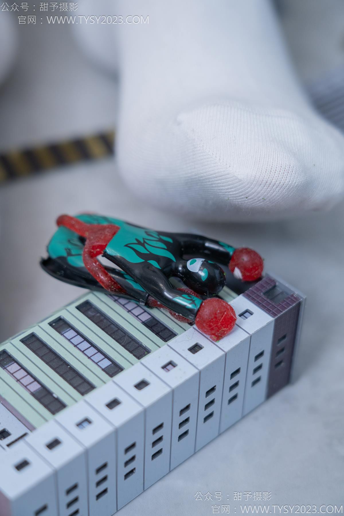 图片[16]-甜予摄影 NO.182 珞珞-板鞋、白棉袜、厚肉丝、小人国剧情[104P] – 速更版-美库