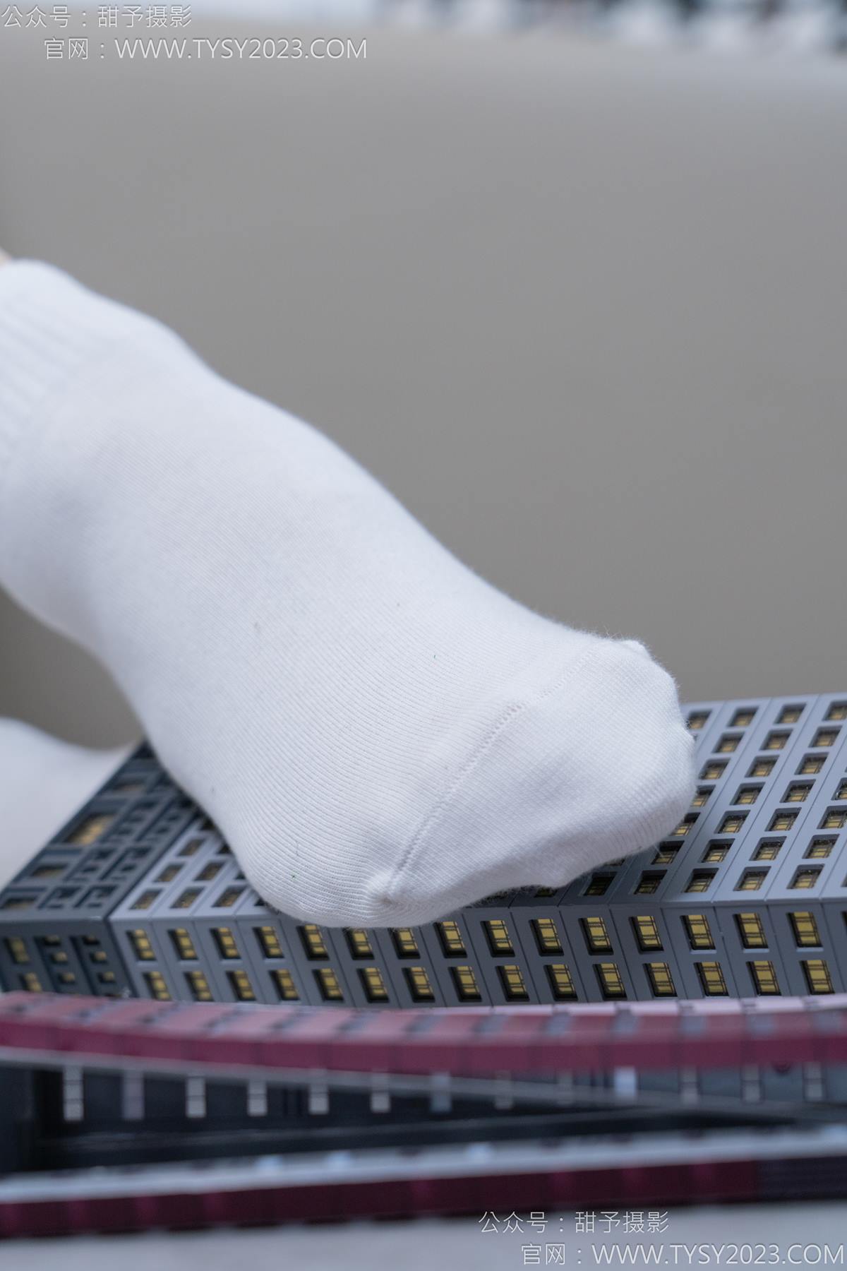 图片[23]-甜予摄影 NO.182 珞珞-板鞋、白棉袜、厚肉丝、小人国剧情[104P] – 速更版-美库