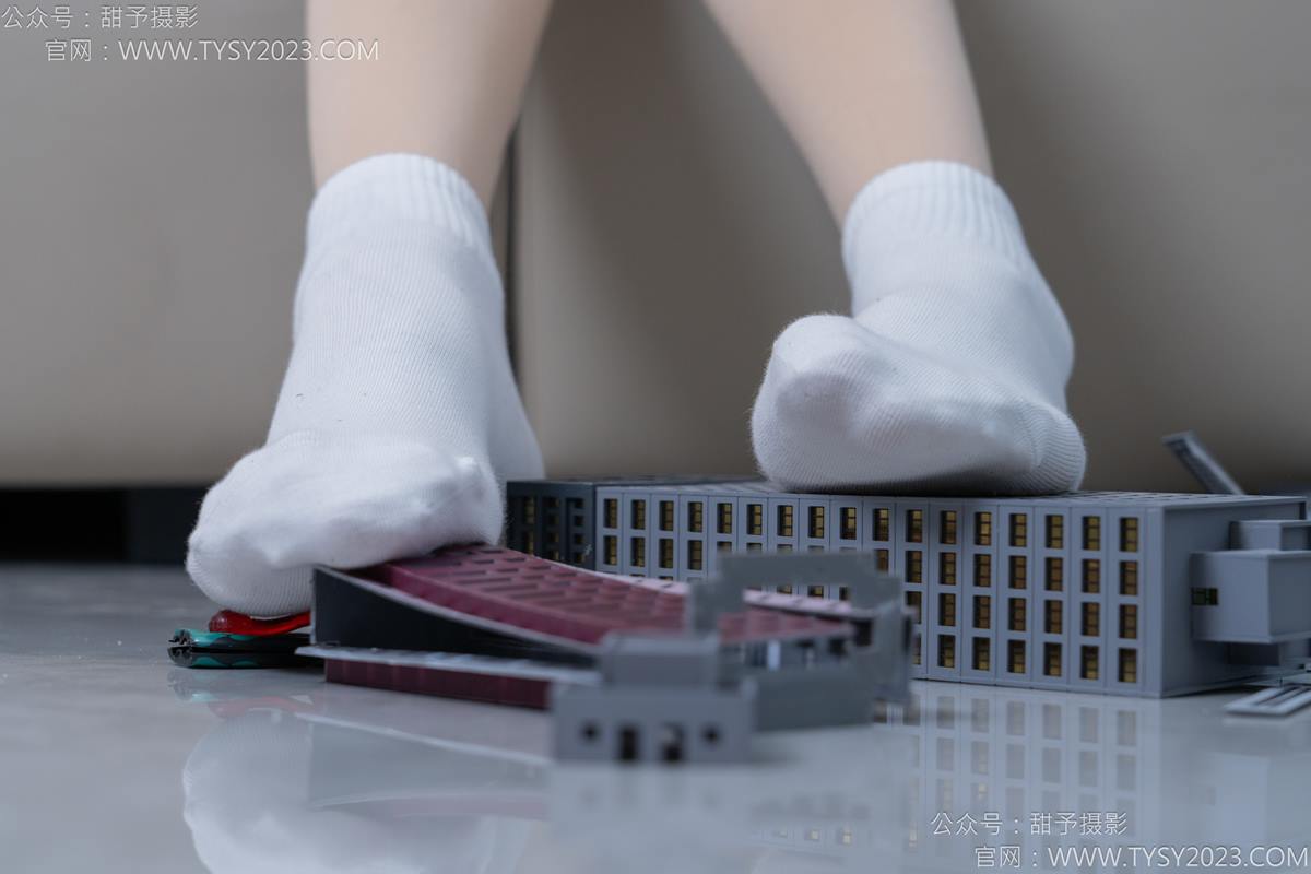 图片[26]-甜予摄影 NO.182 珞珞-板鞋、白棉袜、厚肉丝、小人国剧情[104P] – 速更版-美库