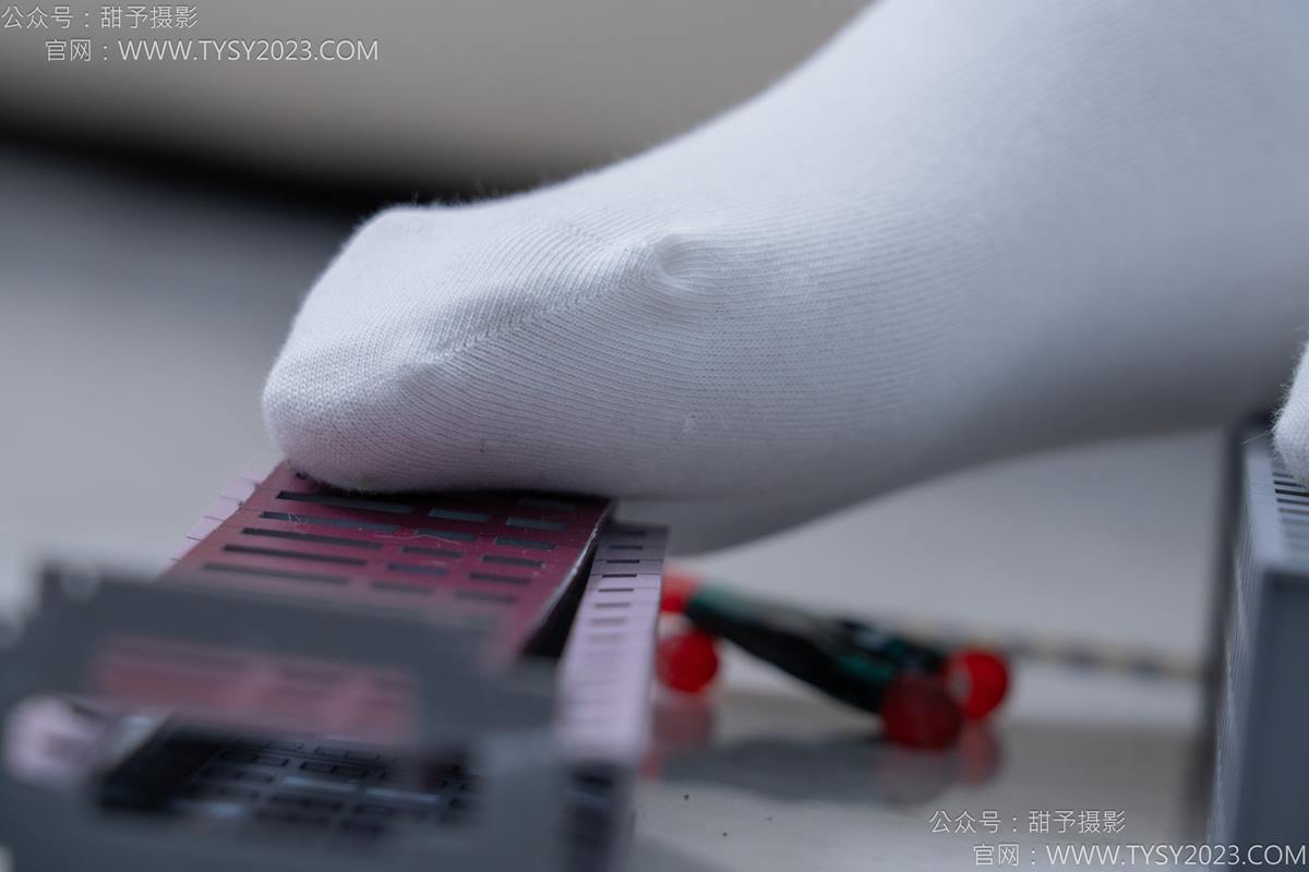 图片[29]-甜予摄影 NO.182 珞珞-板鞋、白棉袜、厚肉丝、小人国剧情[104P] – 速更版-美库