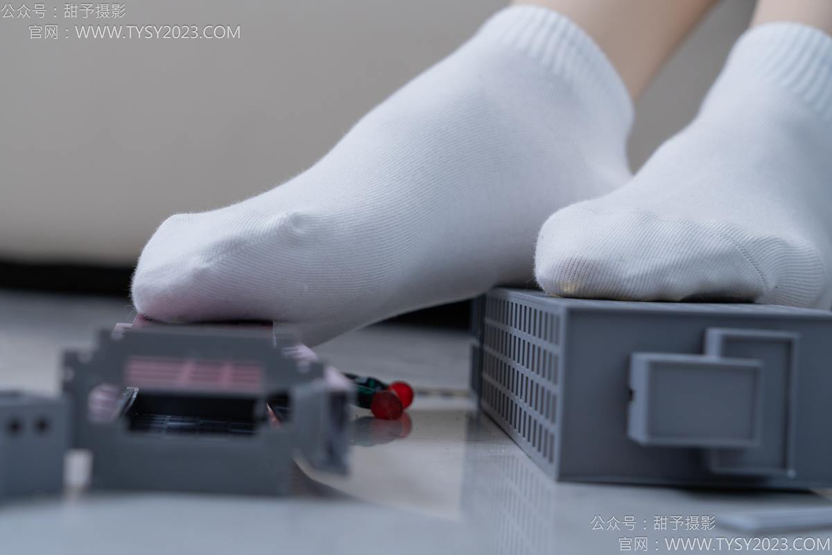 图片[30]-甜予摄影 NO.182 珞珞-板鞋、白棉袜、厚肉丝、小人国剧情[104P] – 速更版-美库