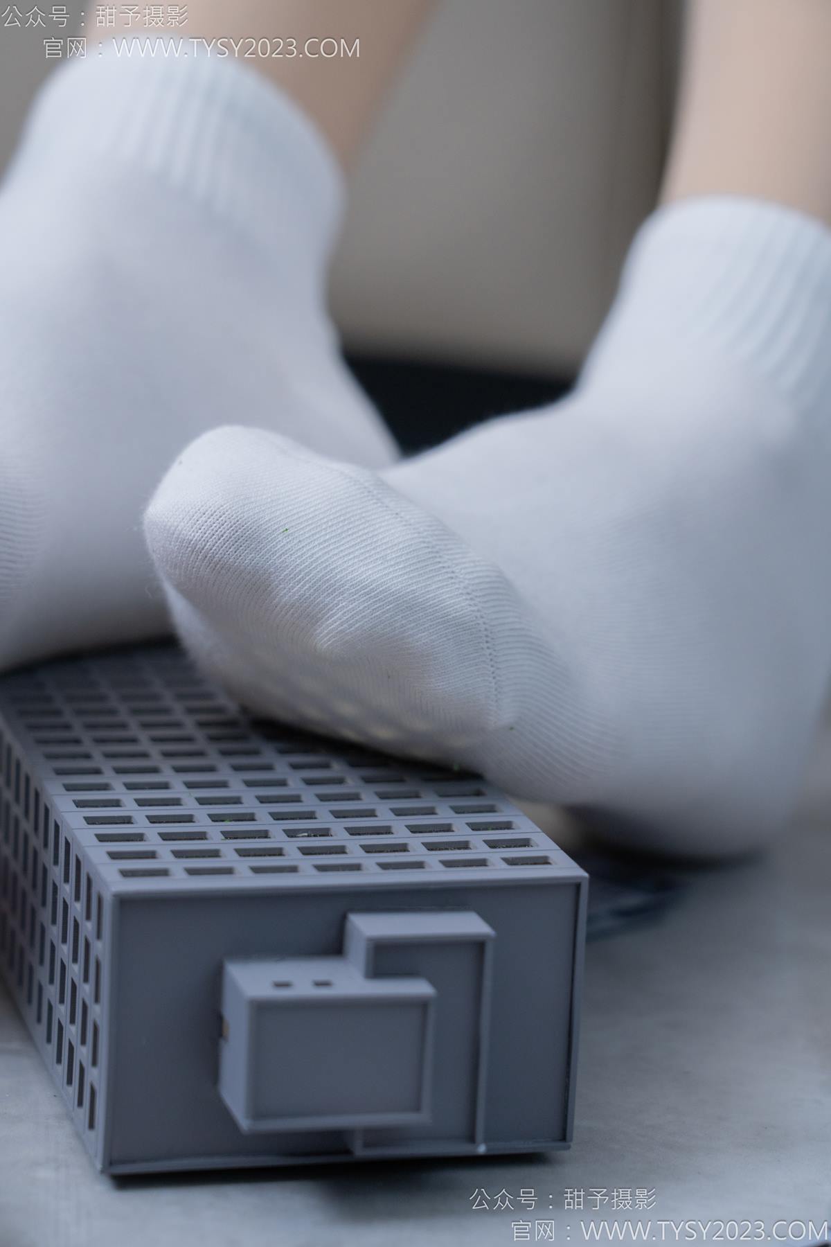 图片[33]-甜予摄影 NO.182 珞珞-板鞋、白棉袜、厚肉丝、小人国剧情[104P] – 速更版-美库