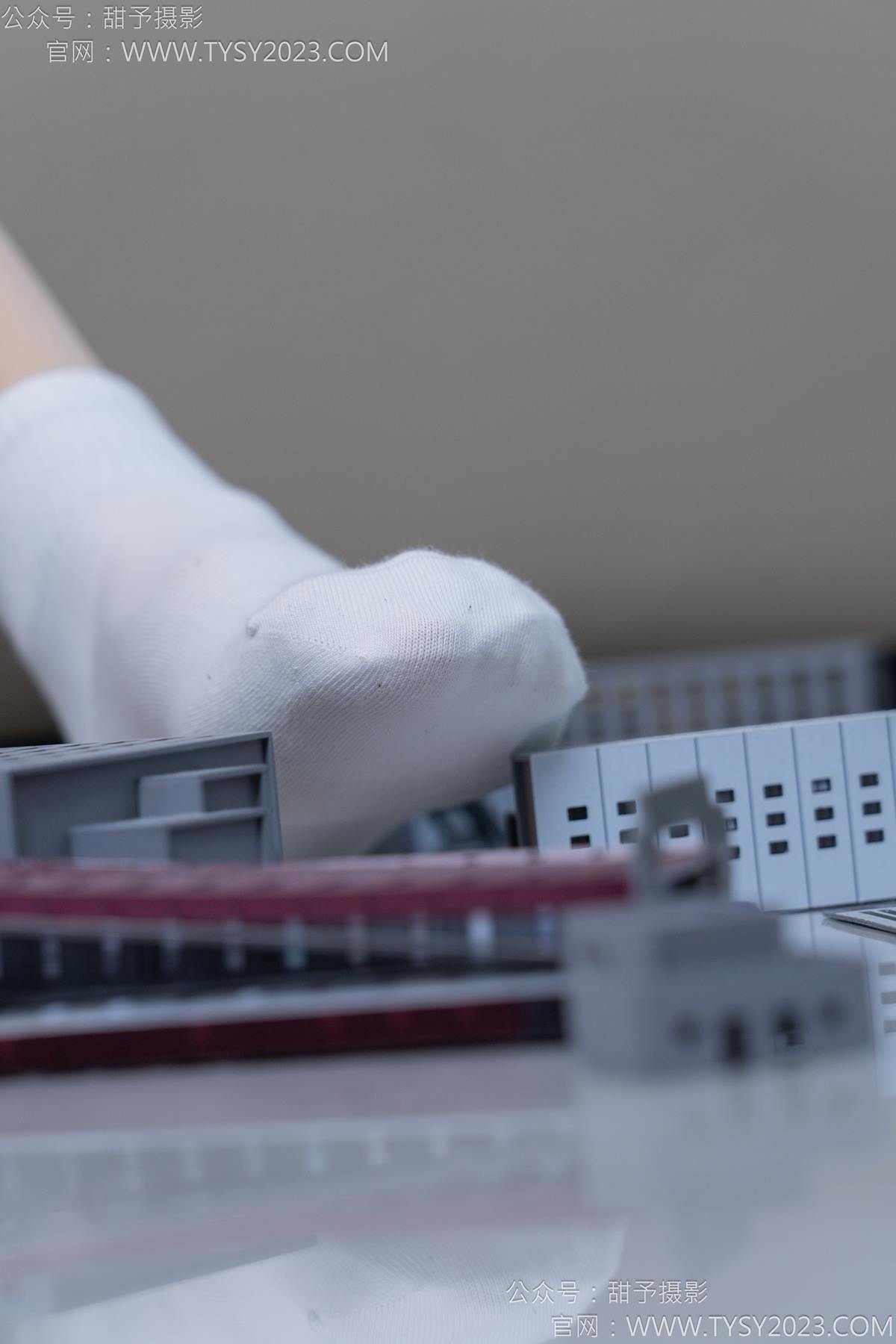 图片[45]-甜予摄影 NO.182 珞珞-板鞋、白棉袜、厚肉丝、小人国剧情[104P] – 速更版-美库