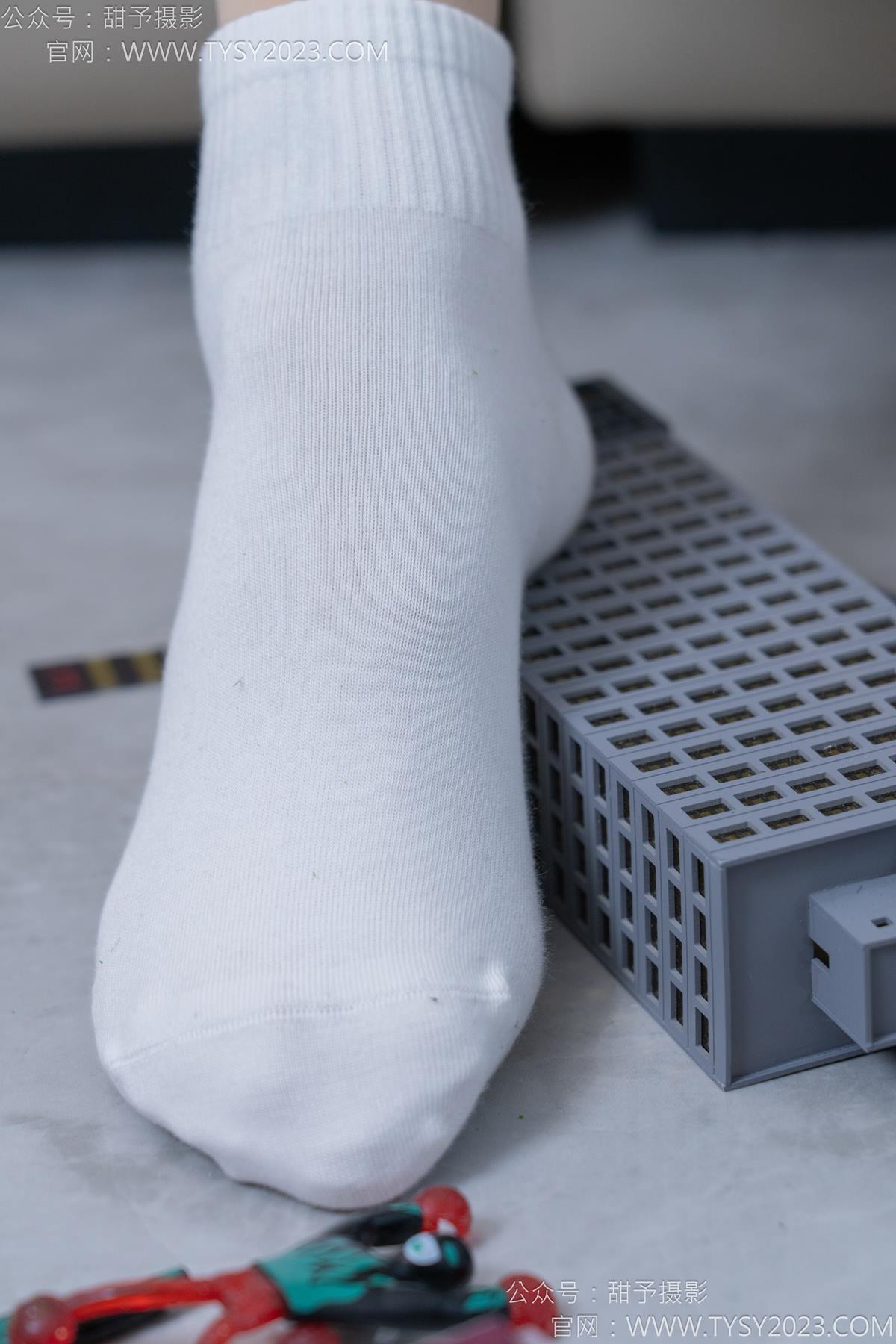 图片[47]-甜予摄影 NO.182 珞珞-板鞋、白棉袜、厚肉丝、小人国剧情[104P] – 速更版-美库