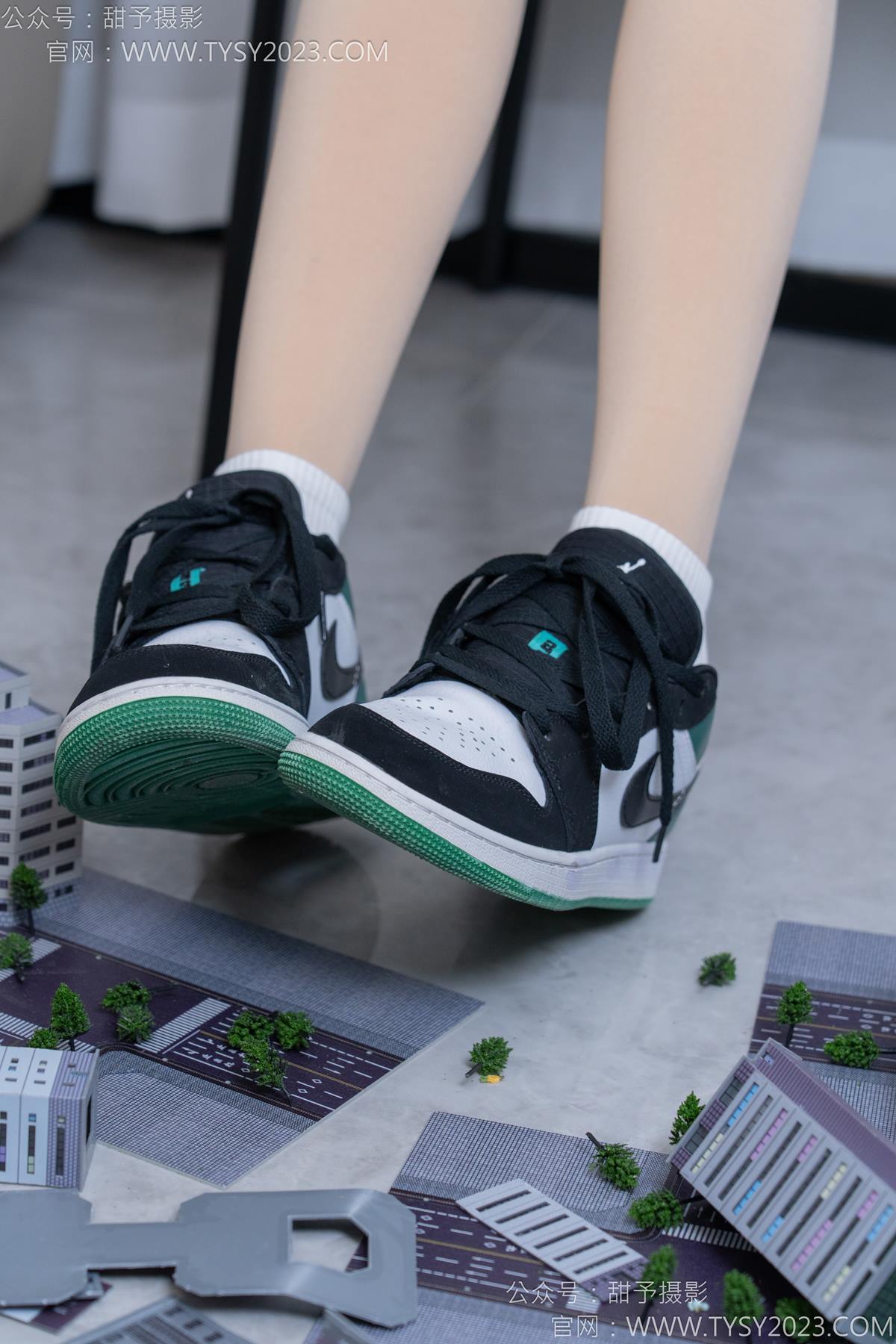 图片[72]-甜予摄影 NO.182 珞珞-板鞋、白棉袜、厚肉丝、小人国剧情[104P] – 速更版-美库