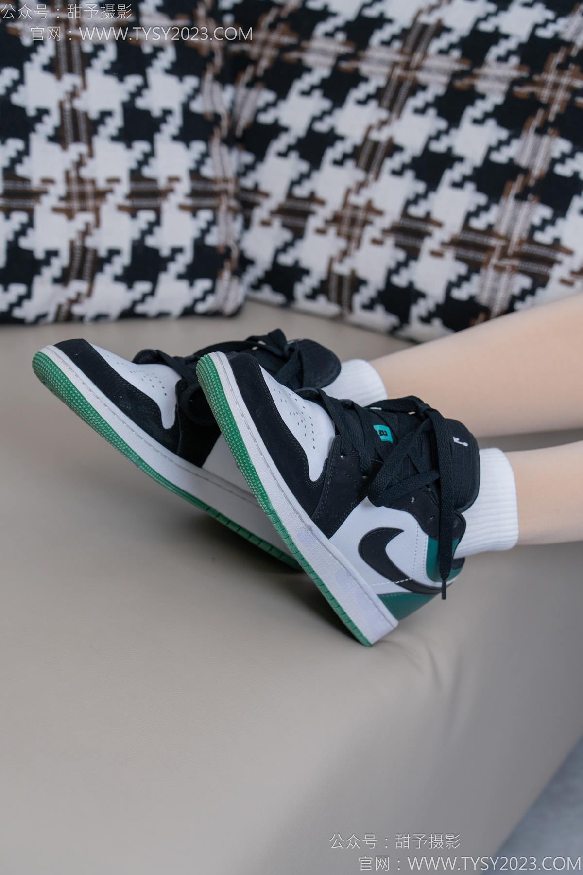 图片[84]-甜予摄影 NO.182 珞珞-板鞋、白棉袜、厚肉丝、小人国剧情[104P] – 速更版-美库