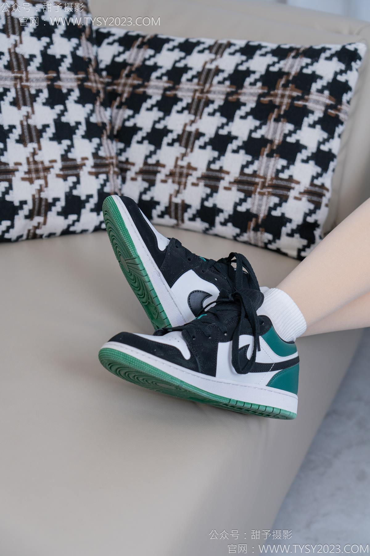 图片[89]-甜予摄影 NO.182 珞珞-板鞋、白棉袜、厚肉丝、小人国剧情[104P] – 速更版-美库