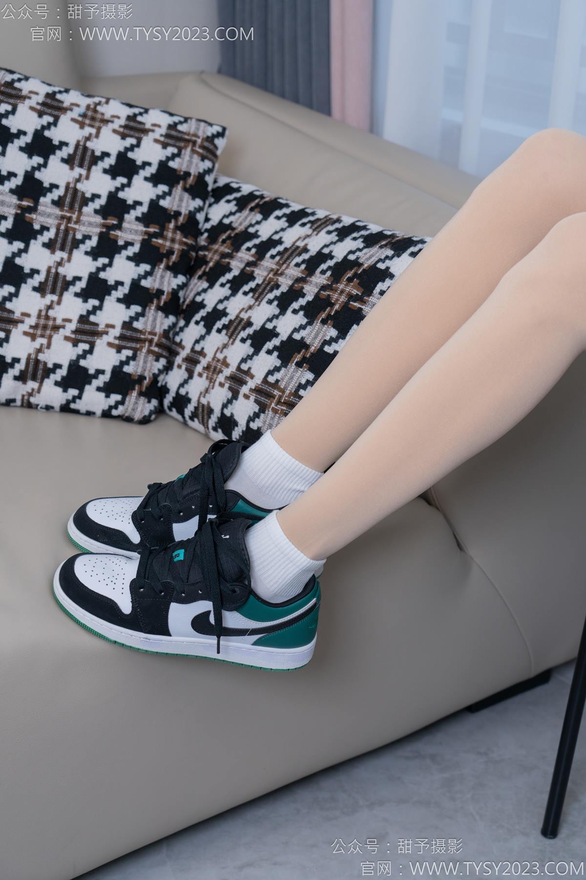 图片[95]-甜予摄影 NO.182 珞珞-板鞋、白棉袜、厚肉丝、小人国剧情[104P] – 速更版-美库