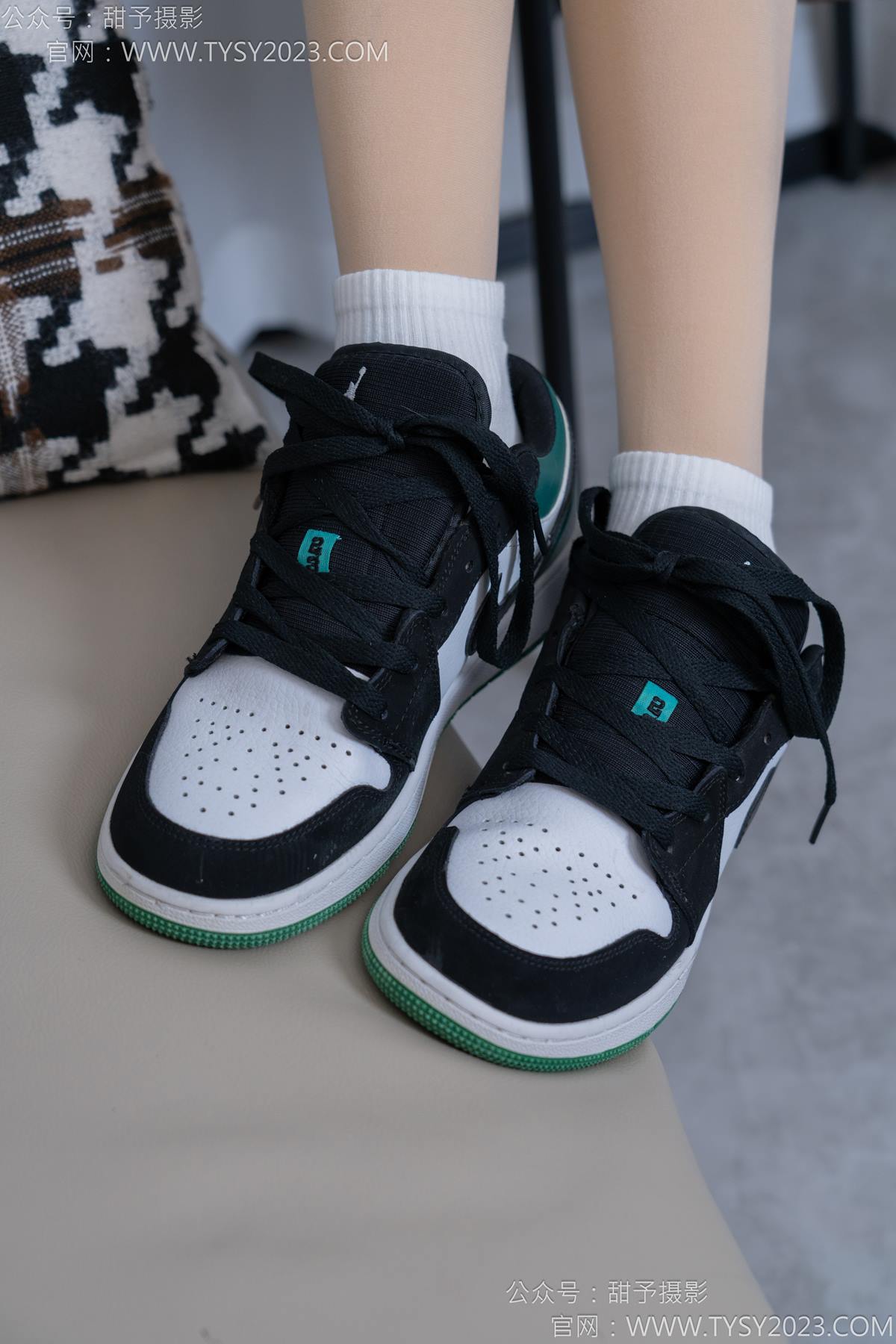 图片[96]-甜予摄影 NO.182 珞珞-板鞋、白棉袜、厚肉丝、小人国剧情[104P] – 速更版-美库