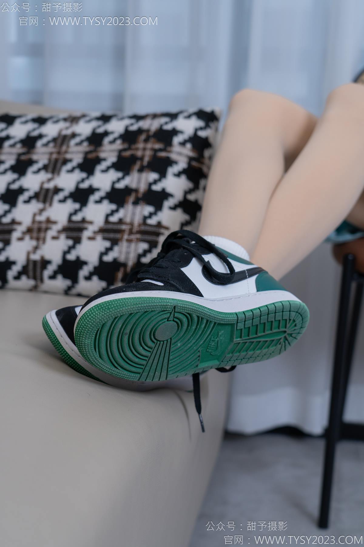 图片[100]-甜予摄影 NO.182 珞珞-板鞋、白棉袜、厚肉丝、小人国剧情[104P] – 速更版-美库