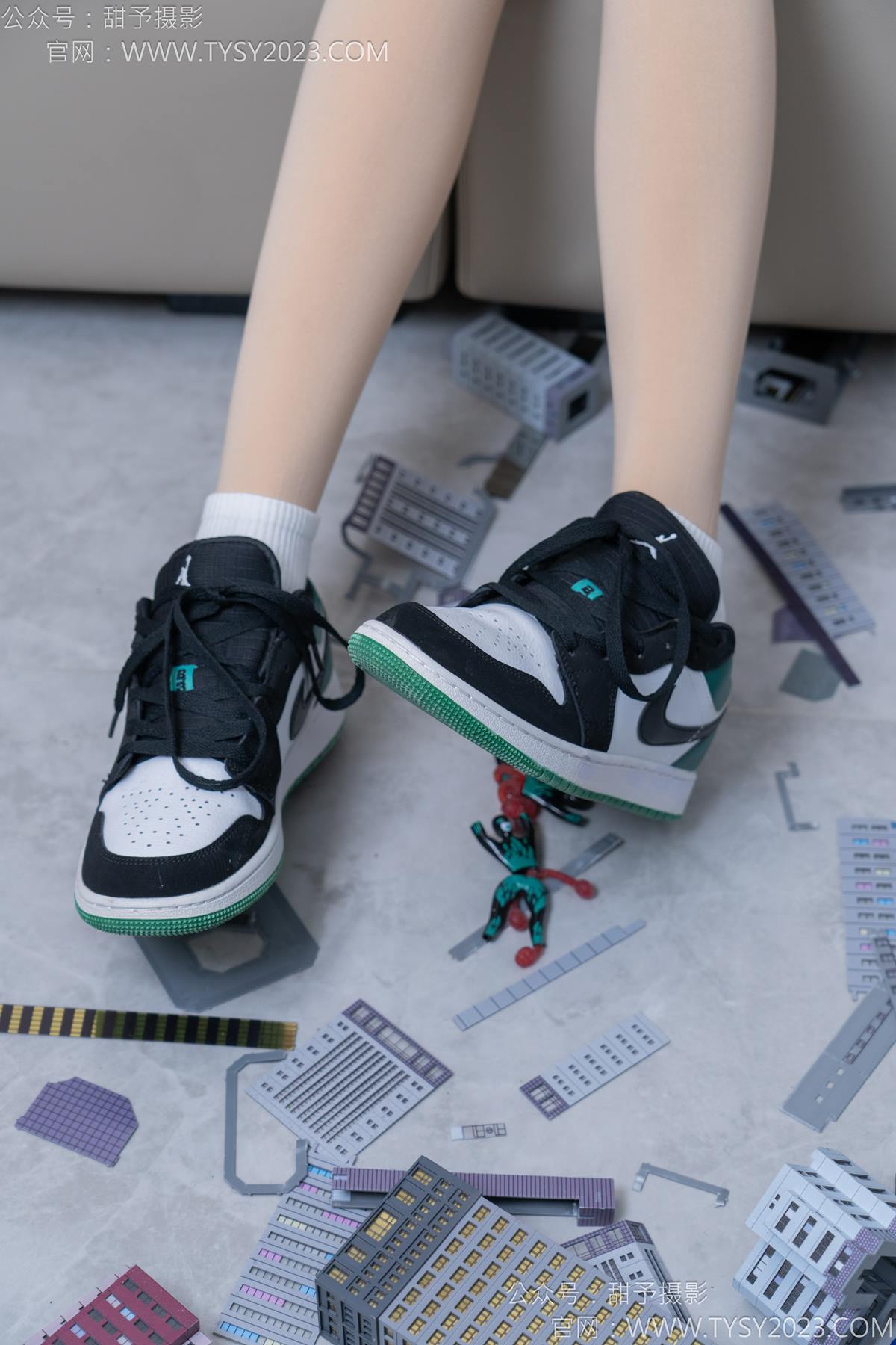 图片[103]-甜予摄影 NO.182 珞珞-板鞋、白棉袜、厚肉丝、小人国剧情[104P] – 速更版-美库