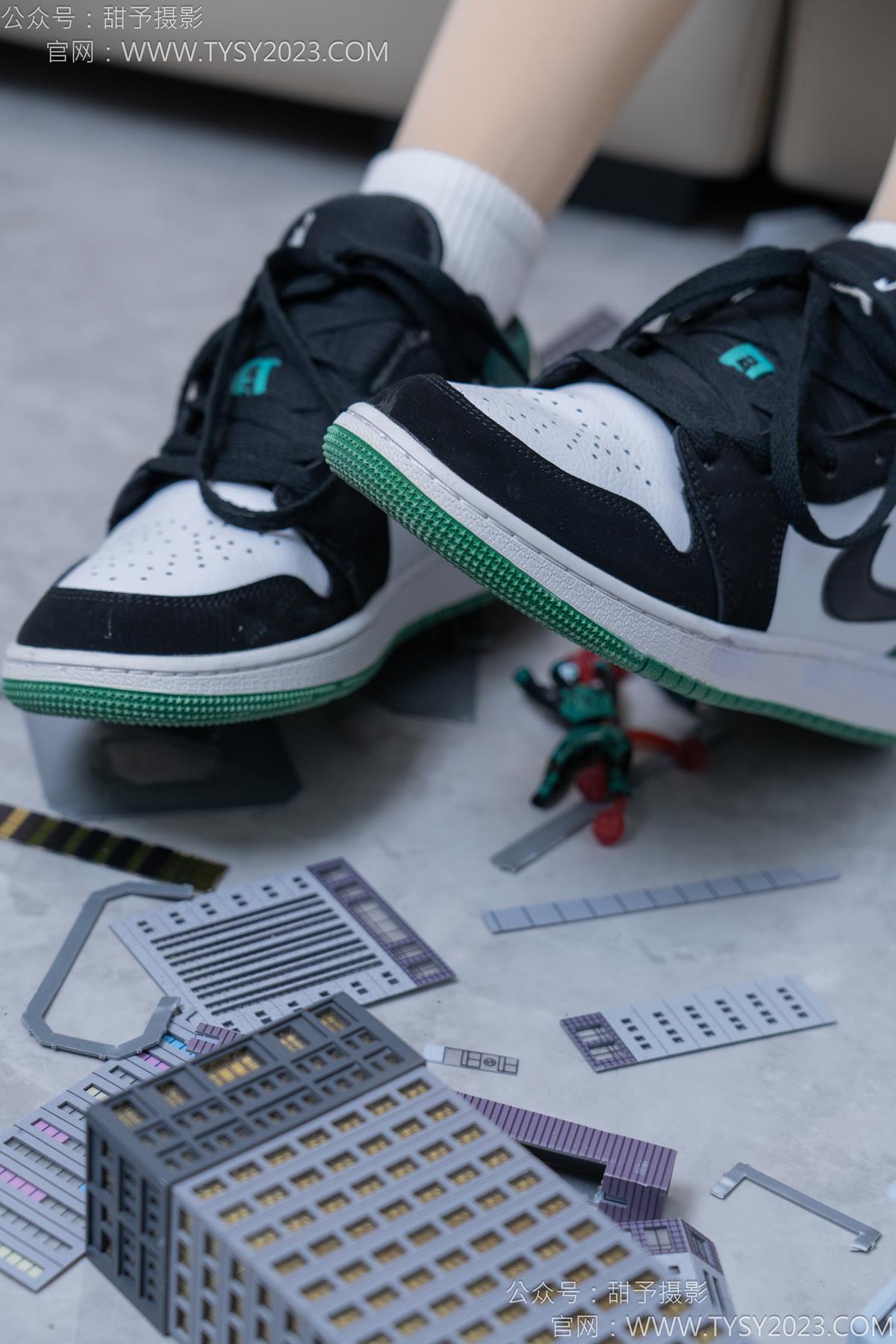 图片[105]-甜予摄影 NO.182 珞珞-板鞋、白棉袜、厚肉丝、小人国剧情[104P] – 速更版-美库