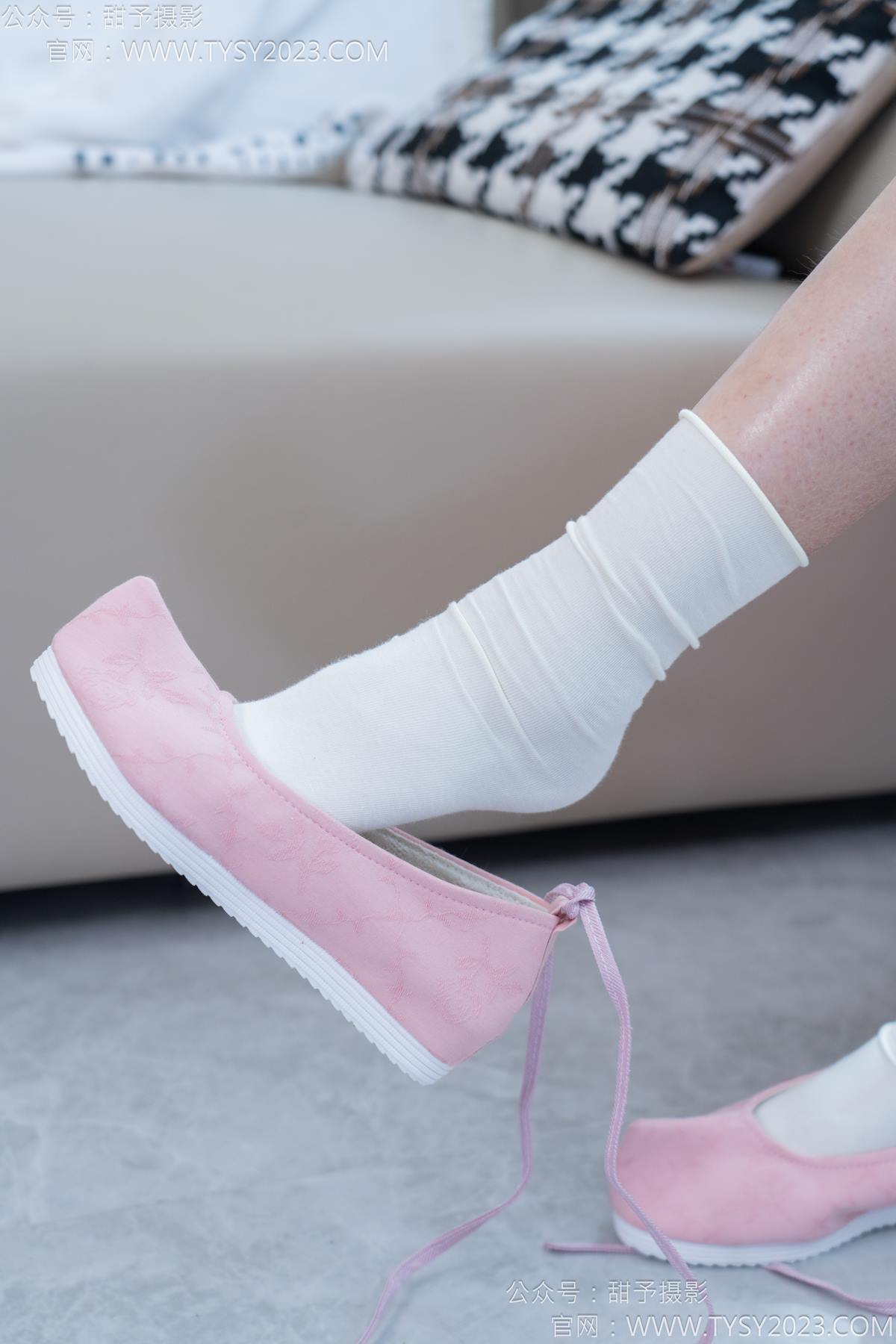 图片[10]-甜予摄影 NO.183 知知-布鞋、白棉袜、裸足[112P] – 速更版-美库