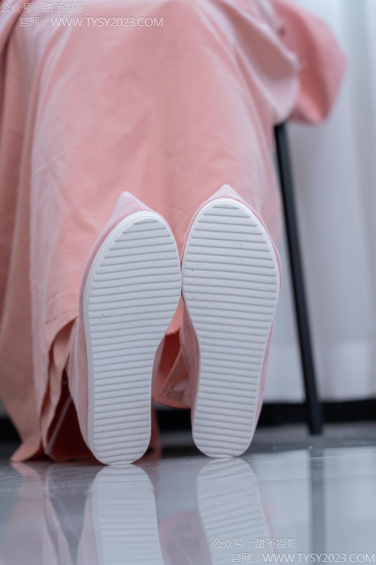 图片[17]-甜予摄影 NO.183 知知-布鞋、白棉袜、裸足[112P] – 速更版-美库