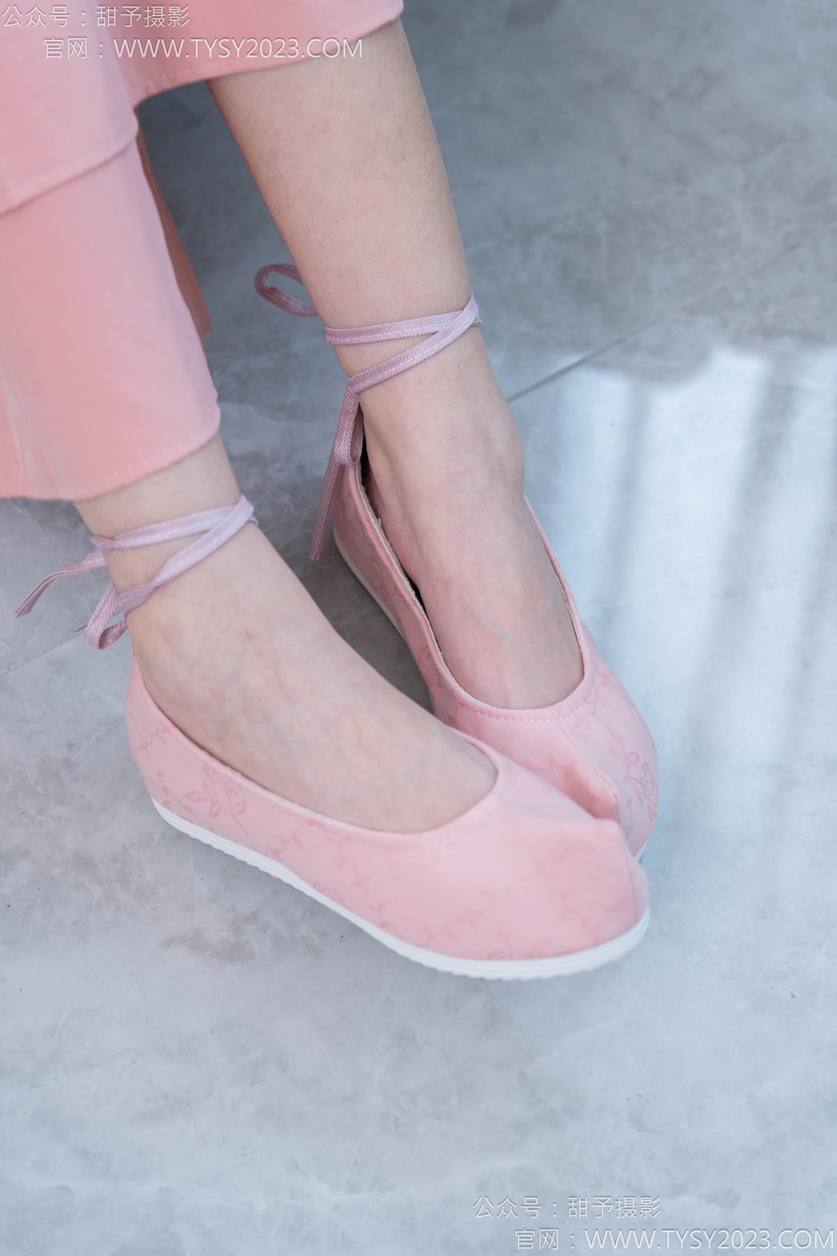 图片[18]-甜予摄影 NO.183 知知-布鞋、白棉袜、裸足[112P] – 速更版-美库