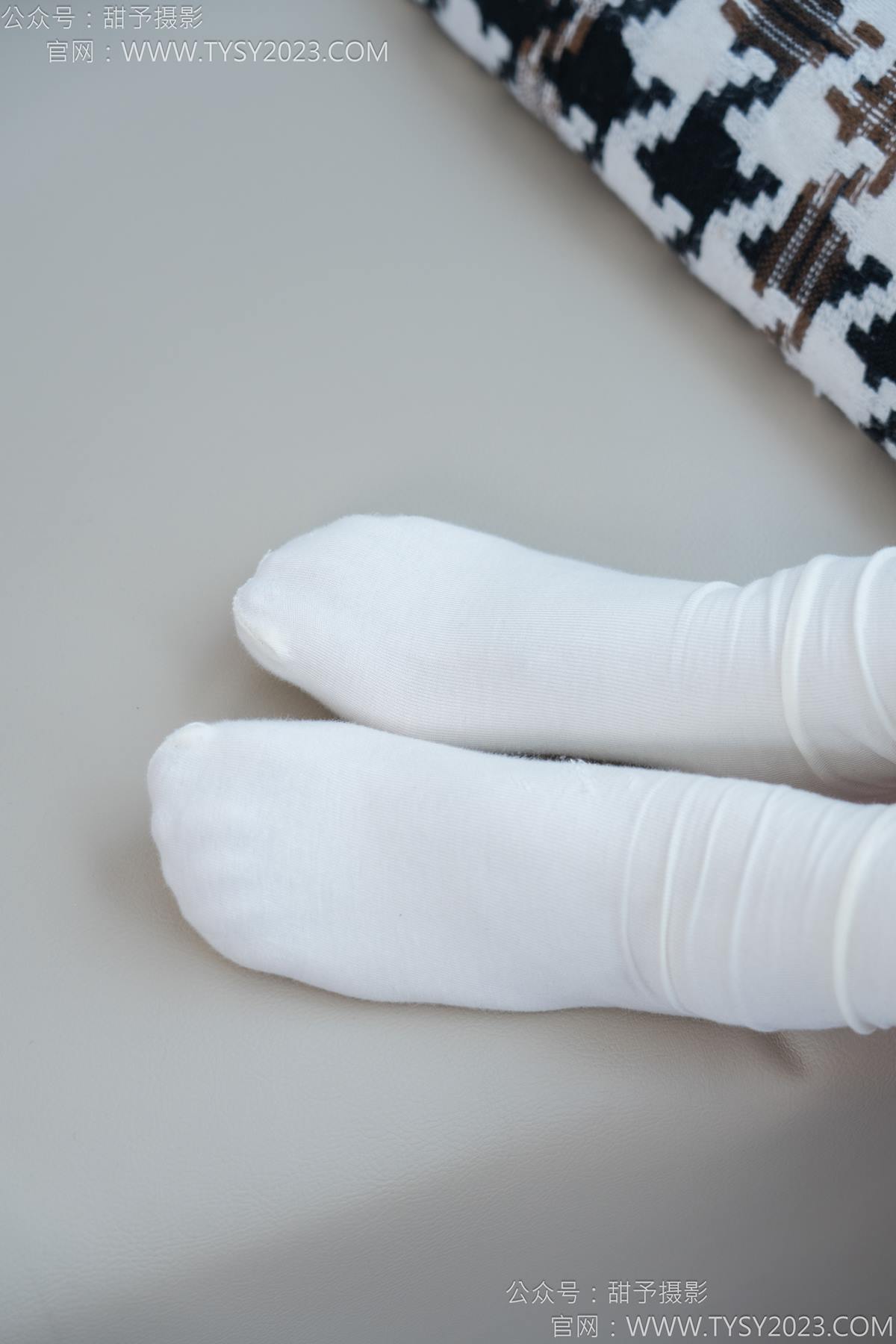 图片[20]-甜予摄影 NO.183 知知-布鞋、白棉袜、裸足[112P] – 速更版-美库