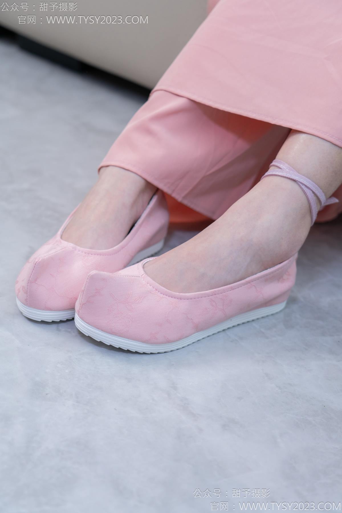 图片[24]-甜予摄影 NO.183 知知-布鞋、白棉袜、裸足[112P] – 速更版-美库