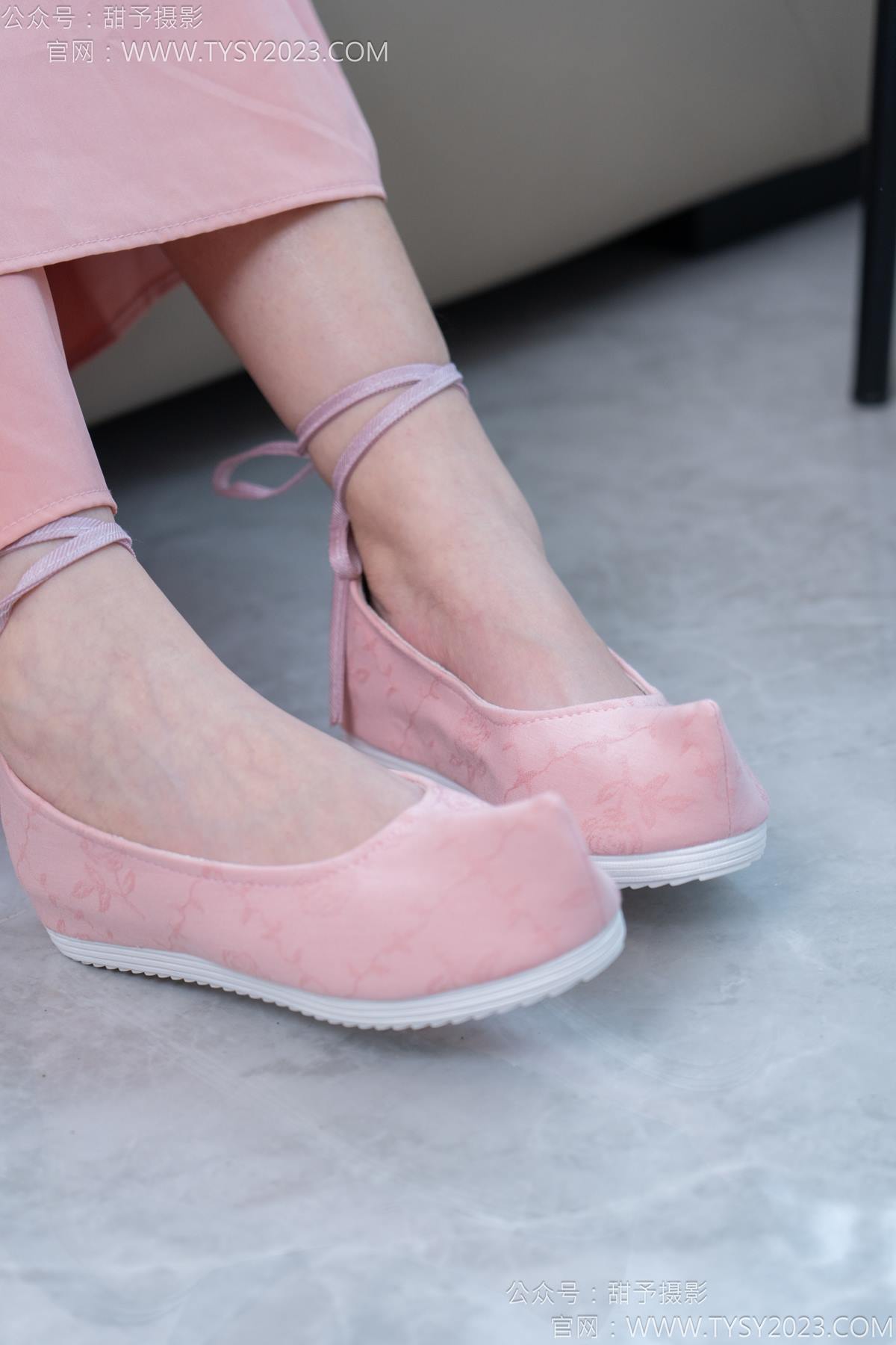 图片[26]-甜予摄影 NO.183 知知-布鞋、白棉袜、裸足[112P] – 速更版-美库