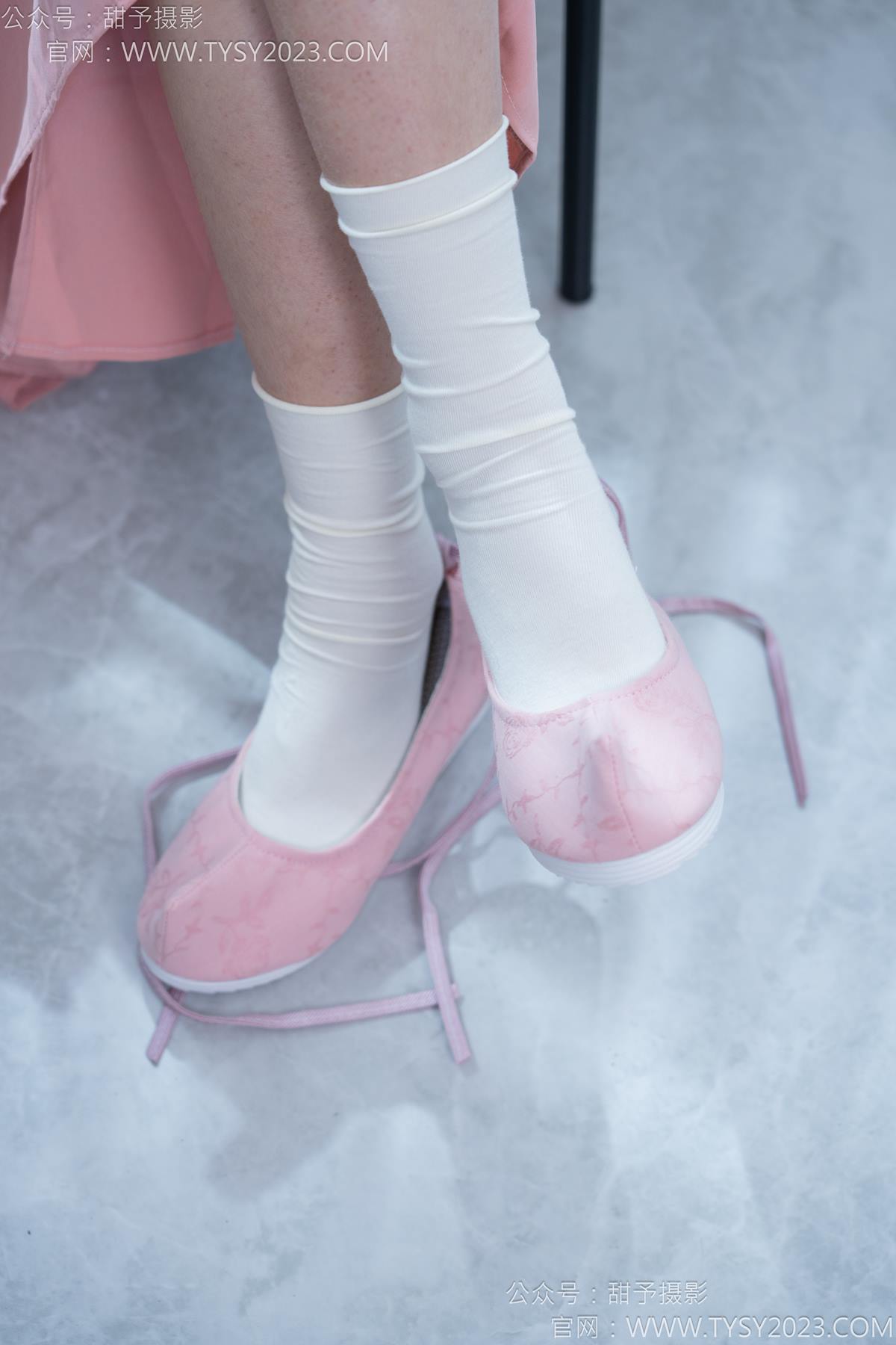 图片[27]-甜予摄影 NO.183 知知-布鞋、白棉袜、裸足[112P] – 速更版-美库