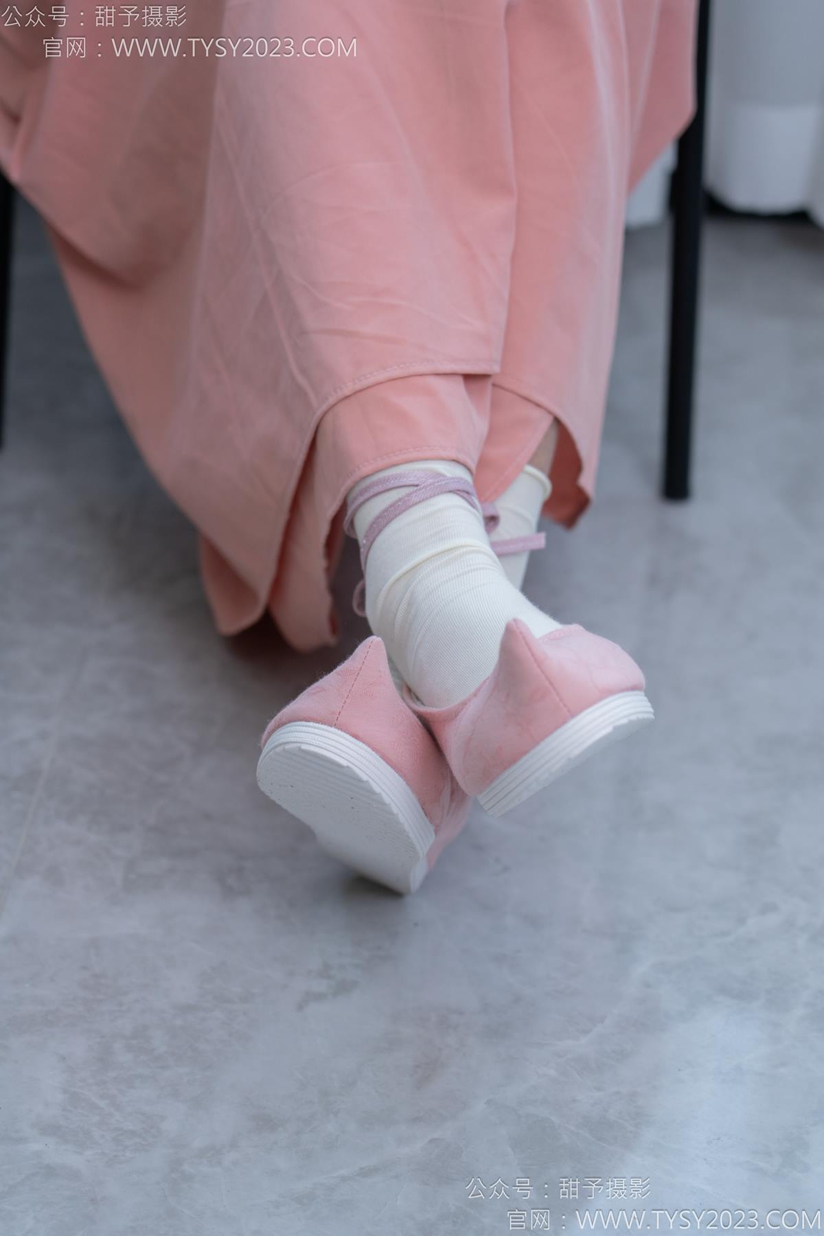 图片[28]-甜予摄影 NO.183 知知-布鞋、白棉袜、裸足[112P] – 速更版-美库