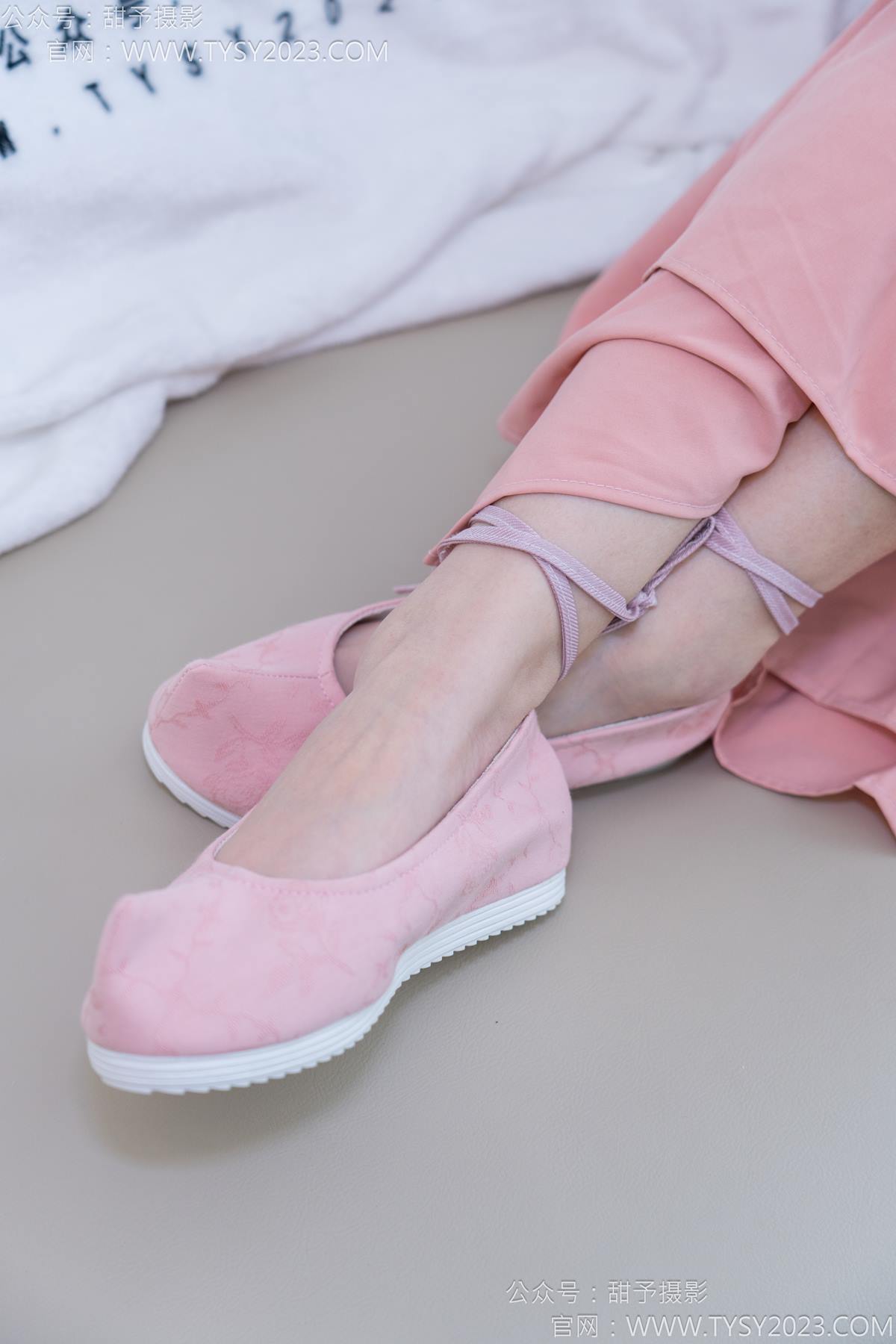 图片[29]-甜予摄影 NO.183 知知-布鞋、白棉袜、裸足[112P] – 速更版-美库