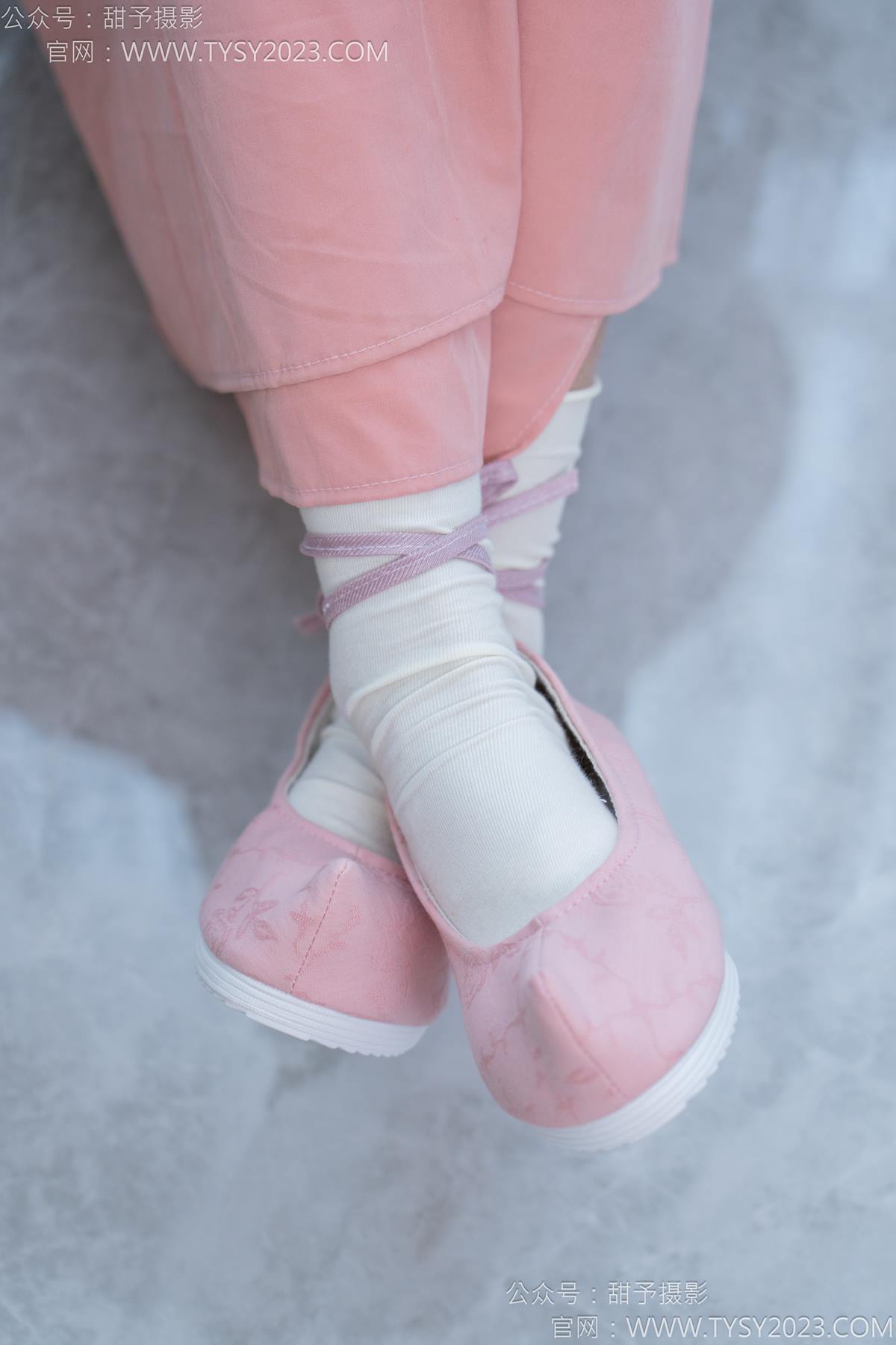图片[32]-甜予摄影 NO.183 知知-布鞋、白棉袜、裸足[112P] – 速更版-美库
