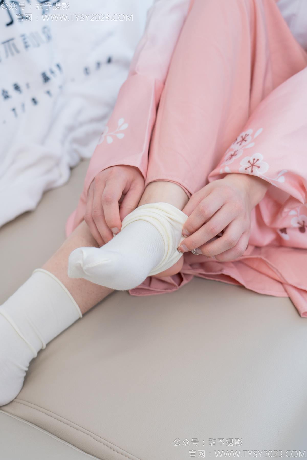 图片[33]-甜予摄影 NO.183 知知-布鞋、白棉袜、裸足[112P] – 速更版-美库