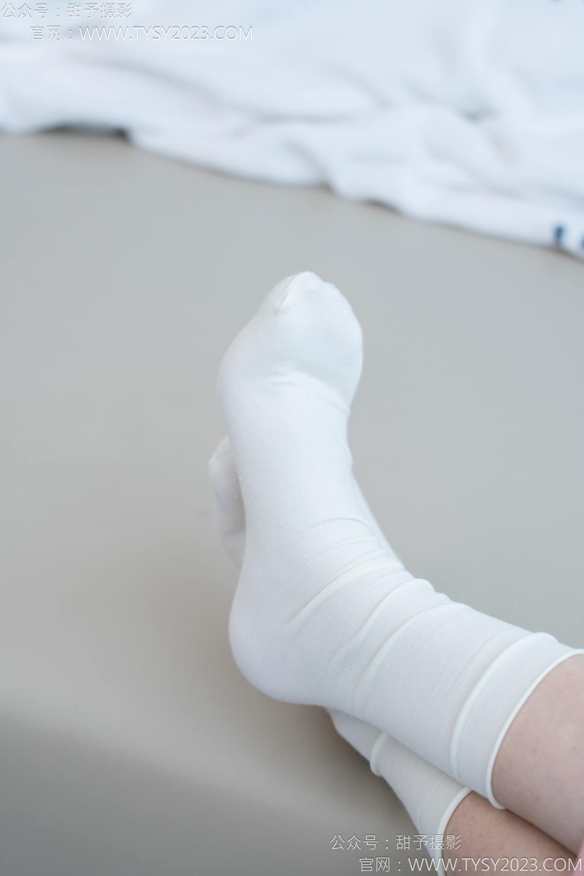 图片[83]-甜予摄影 NO.183 知知-布鞋、白棉袜、裸足[112P] – 速更版-美库