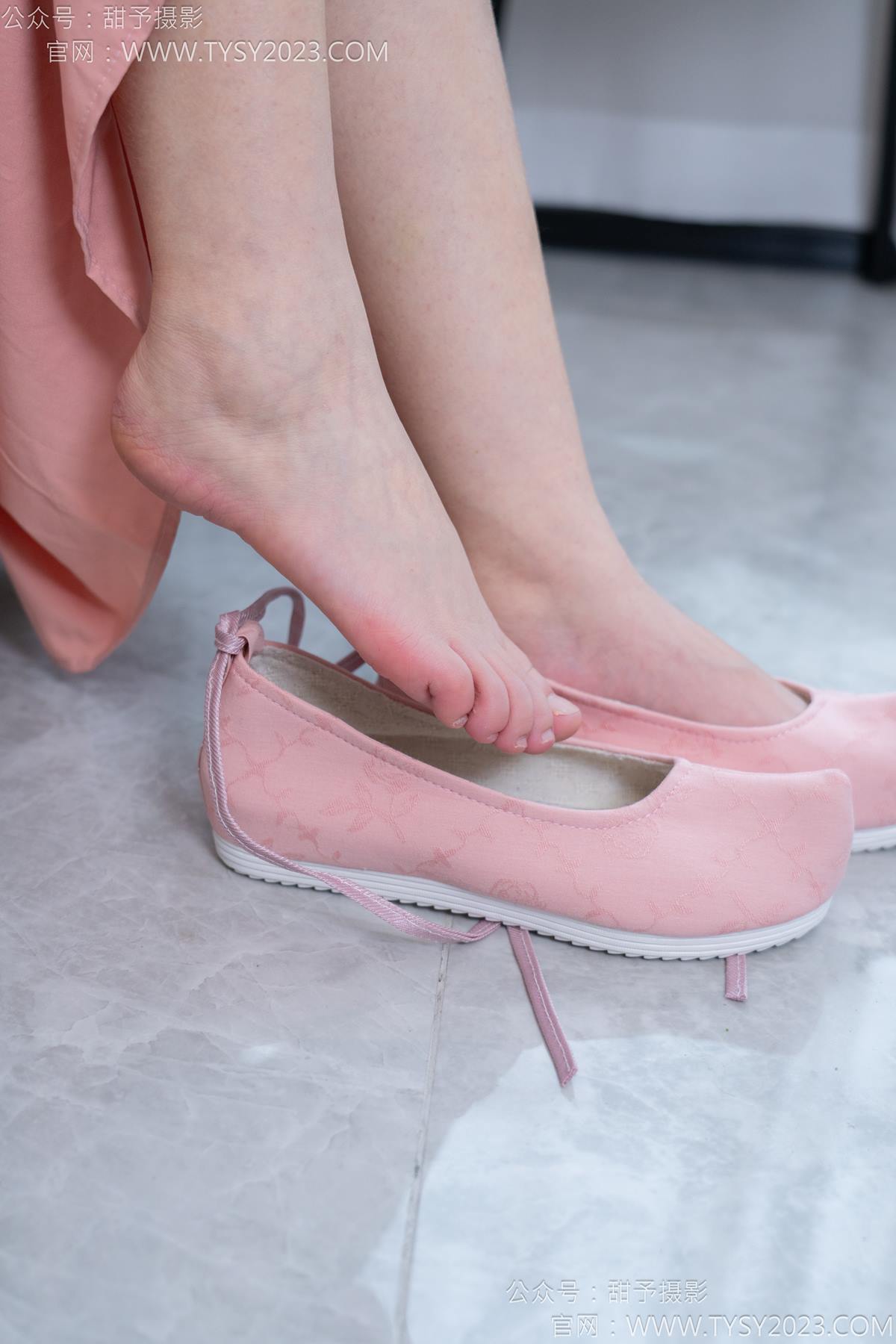 图片[109]-甜予摄影 NO.183 知知-布鞋、白棉袜、裸足[112P] – 速更版-美库