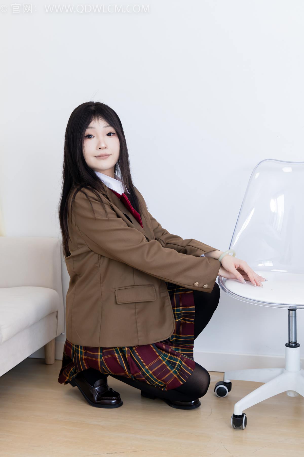 图片[23]-物恋传媒 NO.2367 嘟嘟-皮鞋、厚黑丝、jk制服[133P] – 速更版-美库