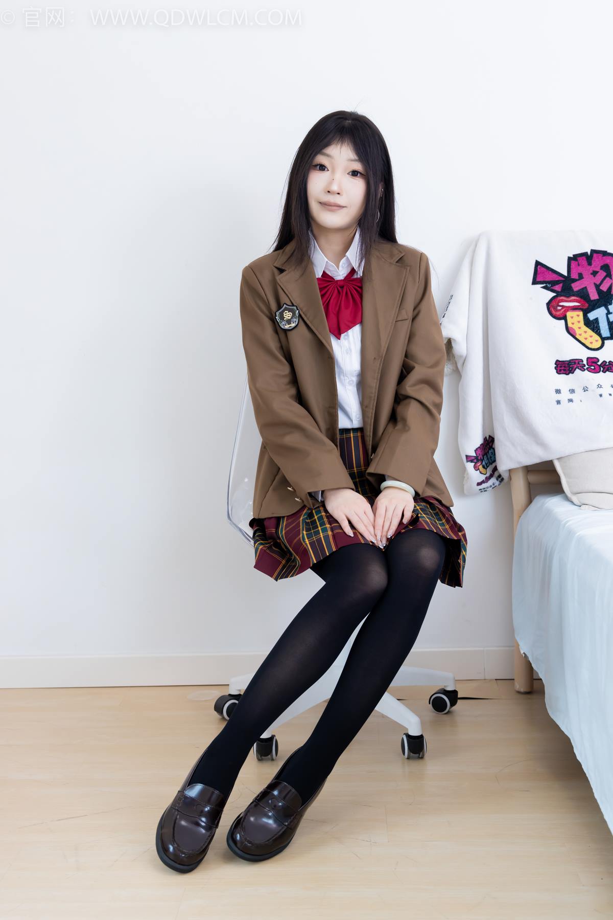 图片[133]-物恋传媒 NO.2367 嘟嘟-皮鞋、厚黑丝、jk制服[133P] – 速更版-美库