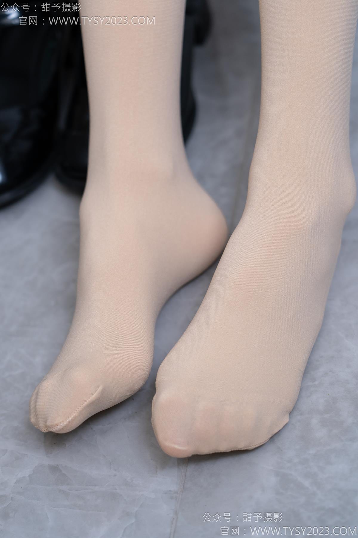 图片[33]-甜予摄影 NO.185 珞珞-皮鞋、白棉袜、厚肉丝[110P] – 速更版-美库