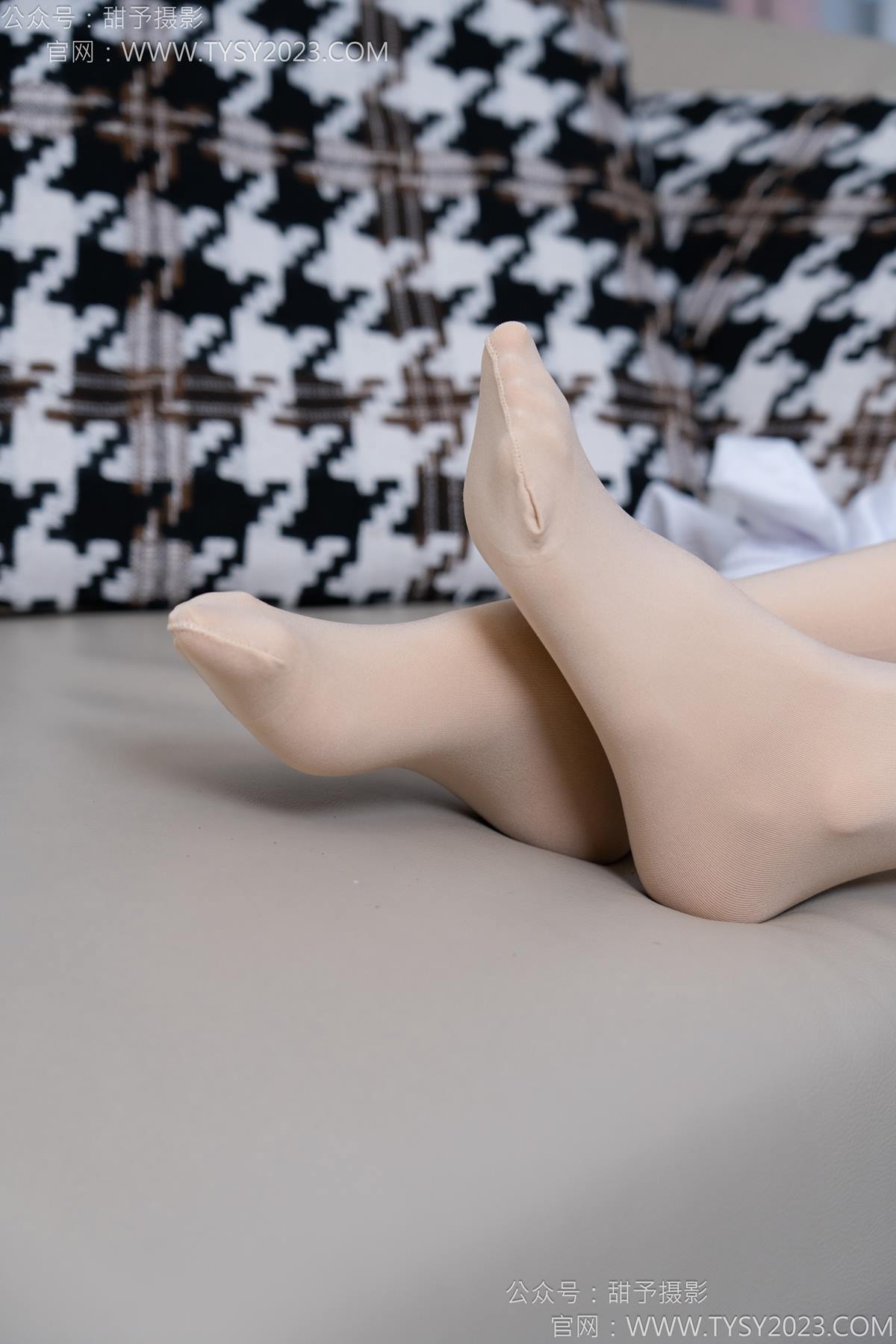 图片[37]-甜予摄影 NO.185 珞珞-皮鞋、白棉袜、厚肉丝[110P] – 速更版-美库