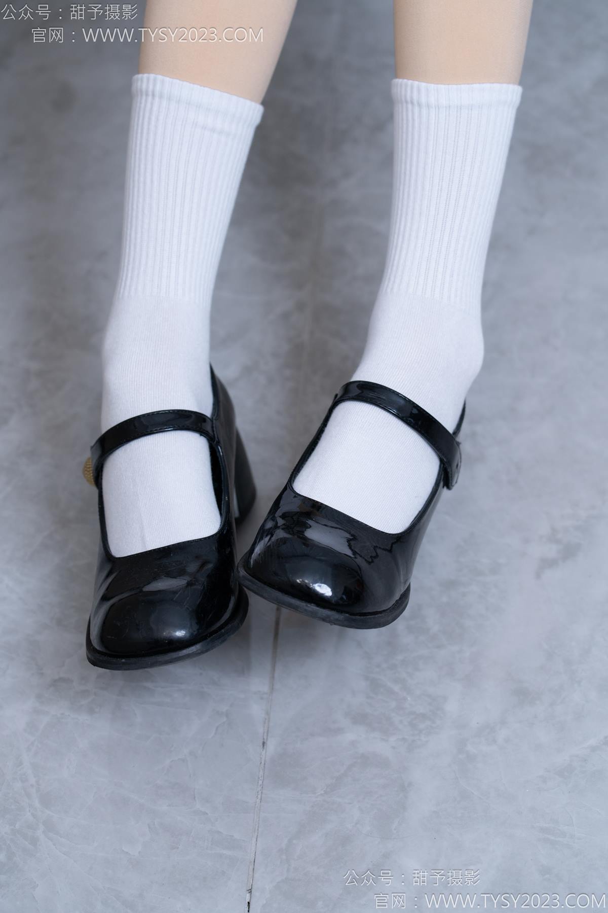 图片[41]-甜予摄影 NO.185 珞珞-皮鞋、白棉袜、厚肉丝[110P] – 速更版-美库