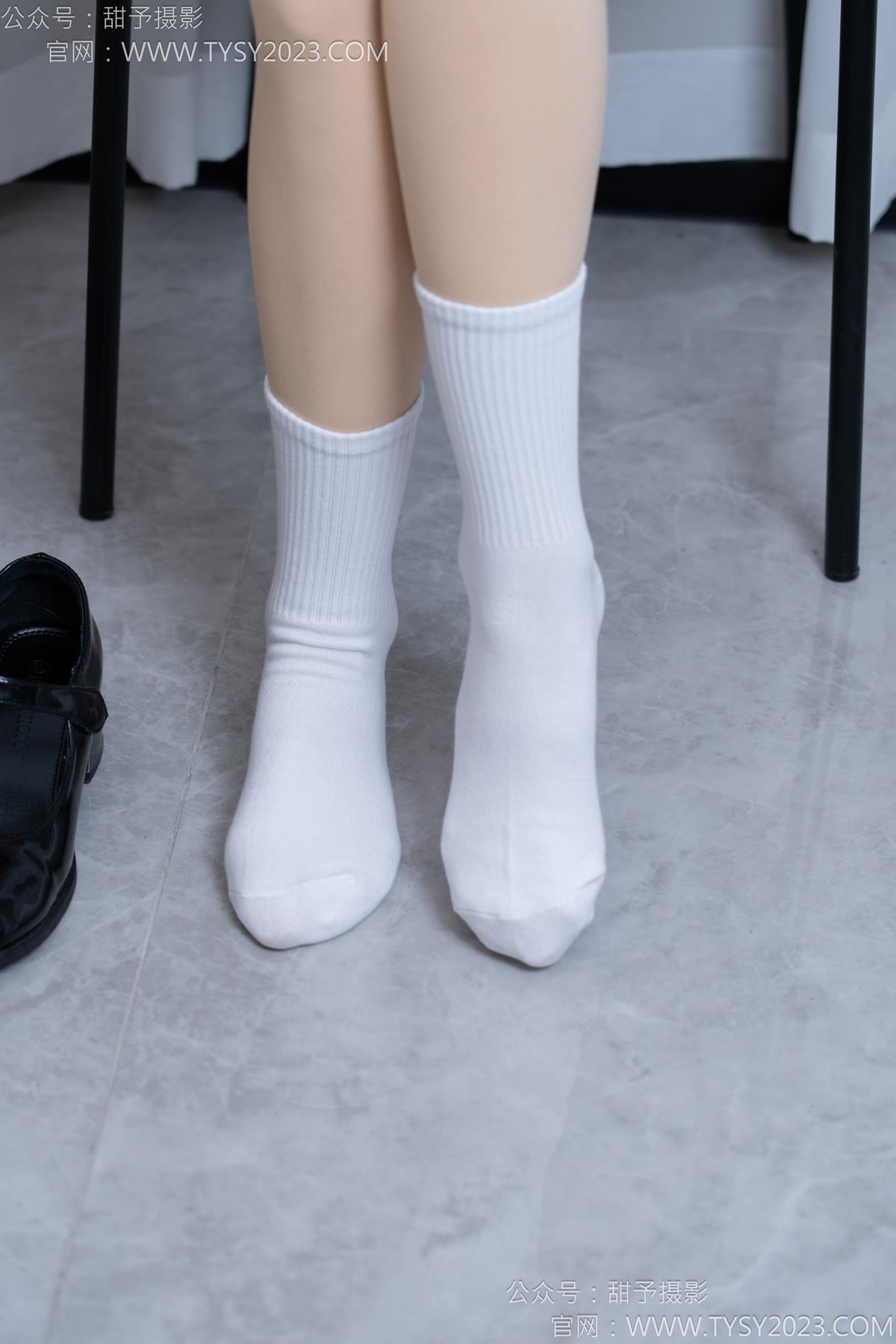 图片[51]-甜予摄影 NO.185 珞珞-皮鞋、白棉袜、厚肉丝[110P] – 速更版-美库