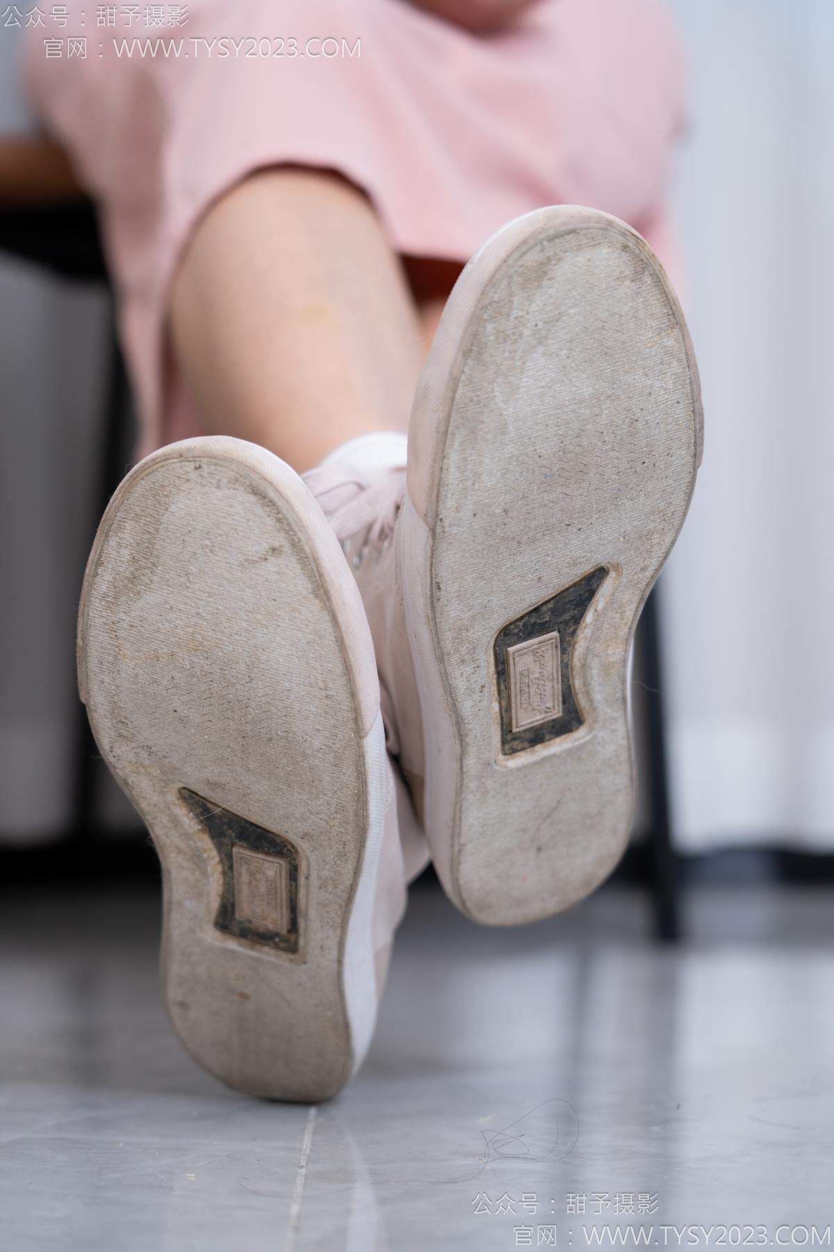 图片[15]-甜予摄影 NO.186 娃娃-帆布鞋、白棉袜、裸足[97P] – 速更版-美库