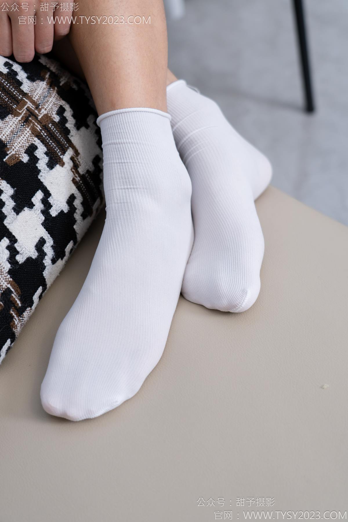 图片[16]-甜予摄影 NO.186 娃娃-帆布鞋、白棉袜、裸足[97P] – 速更版-美库