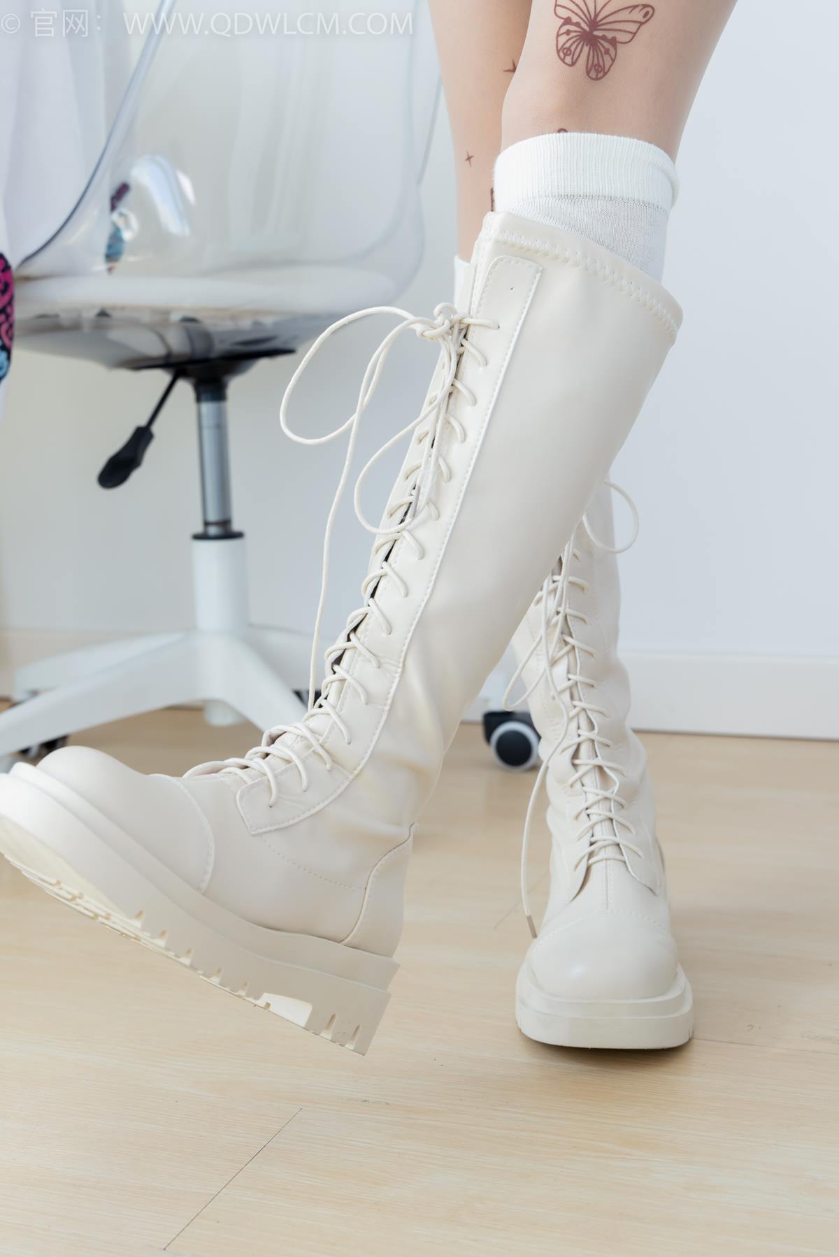 图片[31]-物恋传媒 NO.2369 嘉木-长靴、长筒小腿白棉袜、蝴蝶薄肉丝[156P] – 速更版-美库