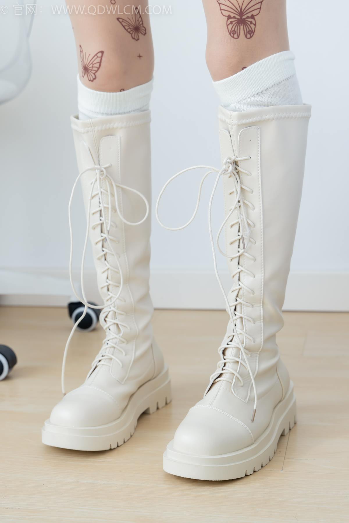 图片[34]-物恋传媒 NO.2369 嘉木-长靴、长筒小腿白棉袜、蝴蝶薄肉丝[156P] – 速更版-美库