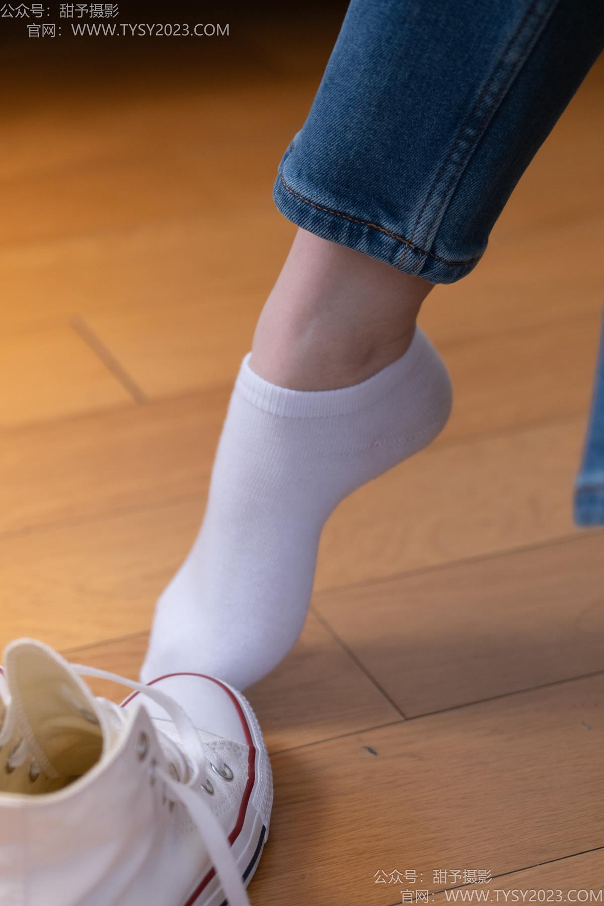 图片[33]-甜予摄影 NO.189 璇璇-帆布鞋、裸足、抖腿剧情[90P] – 速更版-美库