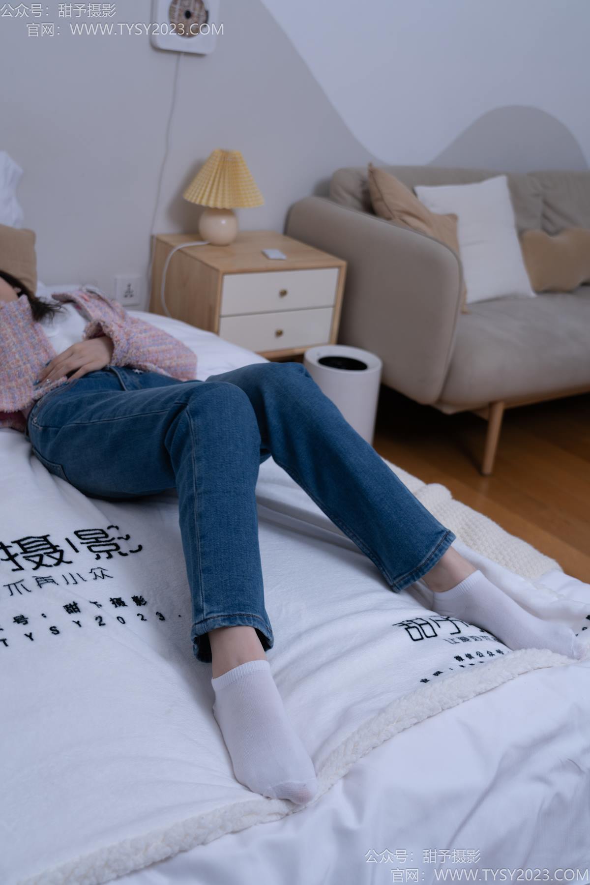 图片[35]-甜予摄影 NO.189 璇璇-帆布鞋、裸足、抖腿剧情[90P] – 速更版-美库