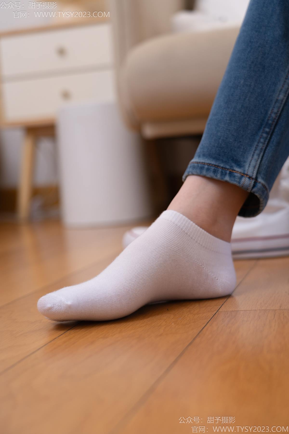 图片[44]-甜予摄影 NO.189 璇璇-帆布鞋、裸足、抖腿剧情[90P] – 速更版-美库