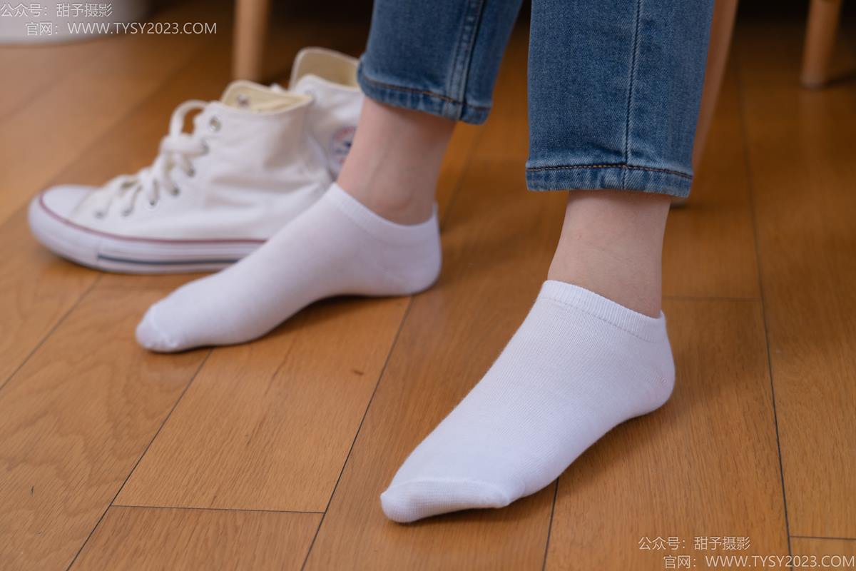 图片[76]-甜予摄影 NO.189 璇璇-帆布鞋、裸足、抖腿剧情[90P] – 速更版-美库
